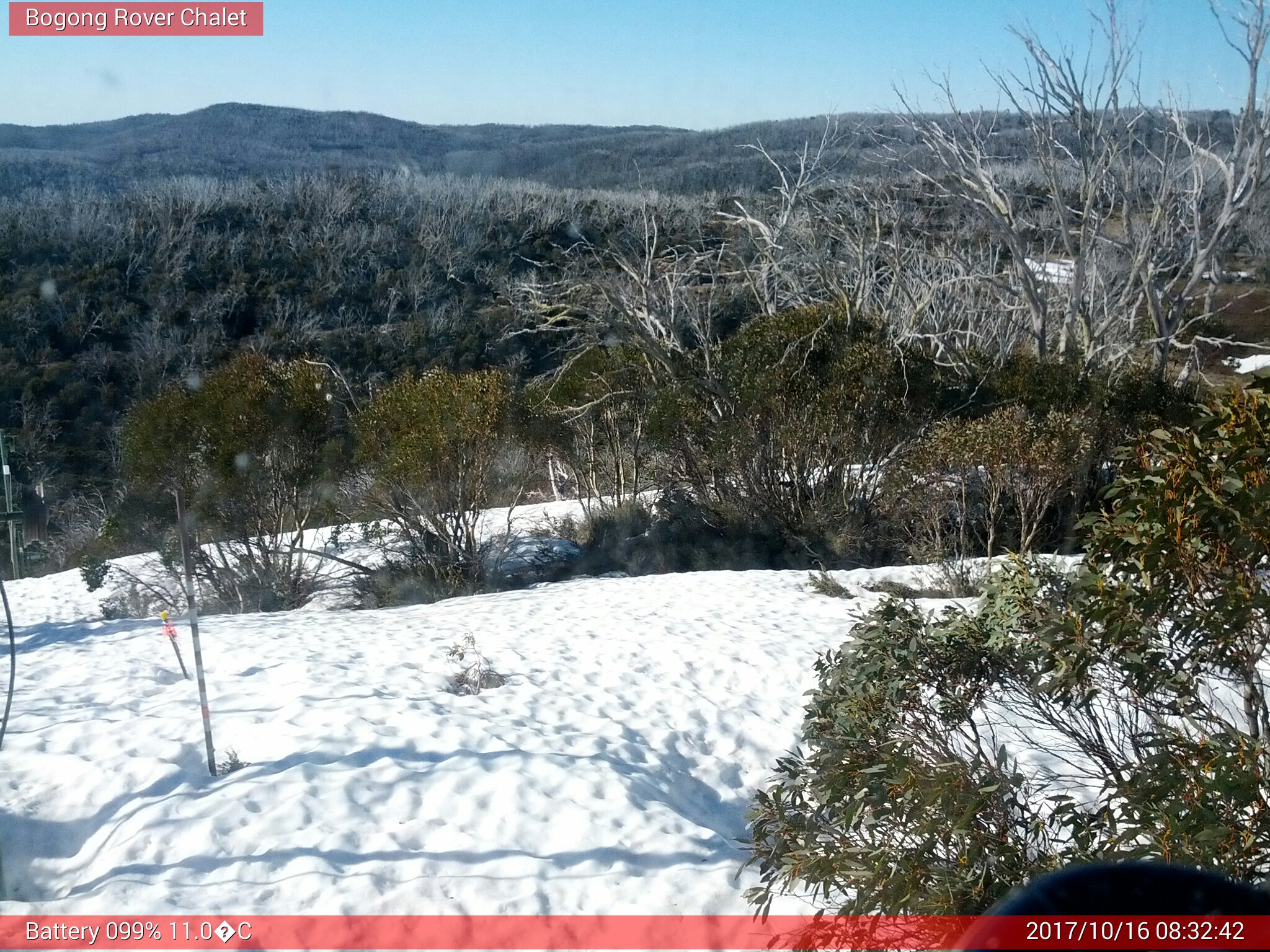 Bogong Web Cam 8:32am Monday 16th of October 2017