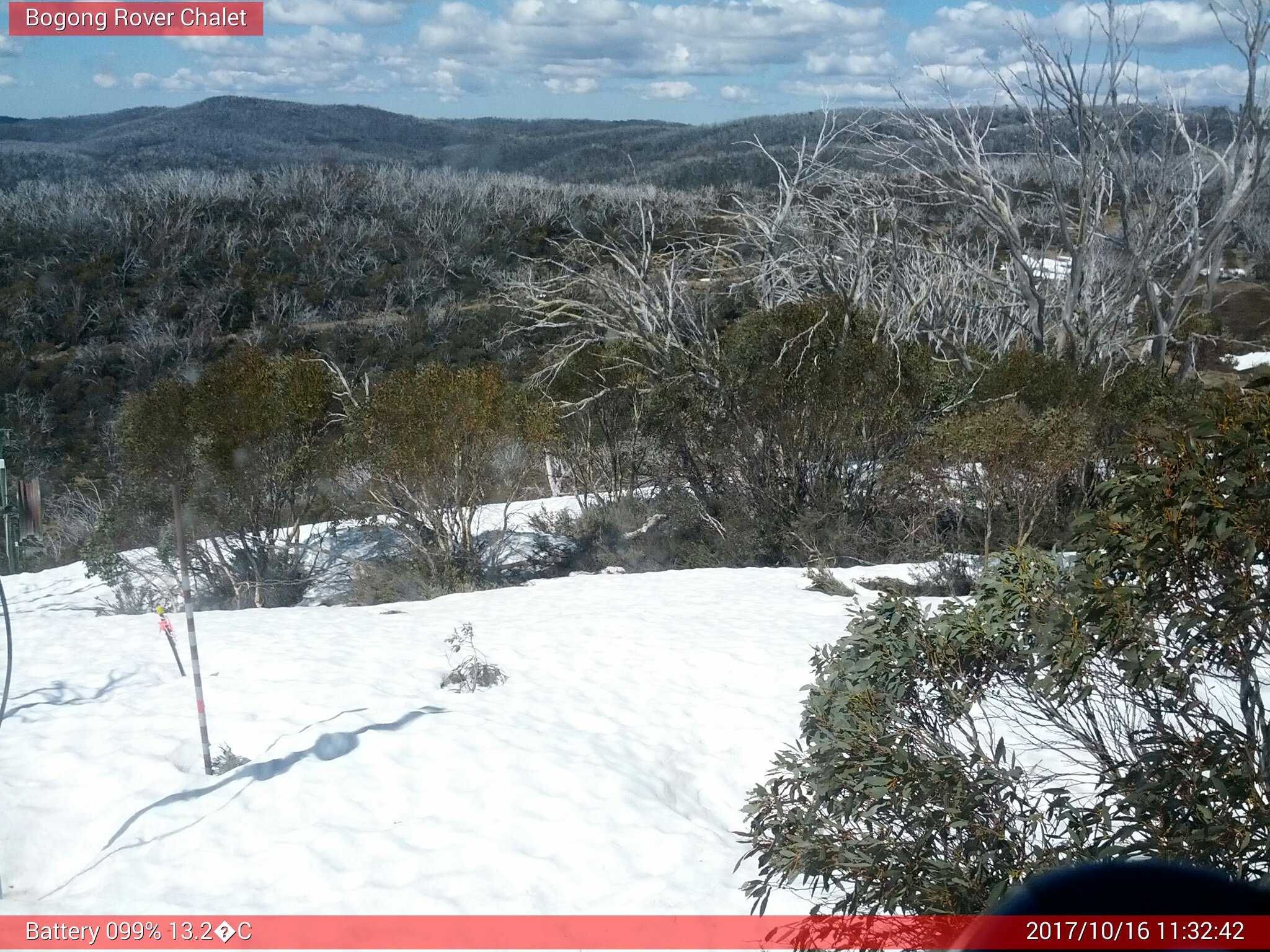 Bogong Web Cam 11:32am Monday 16th of October 2017