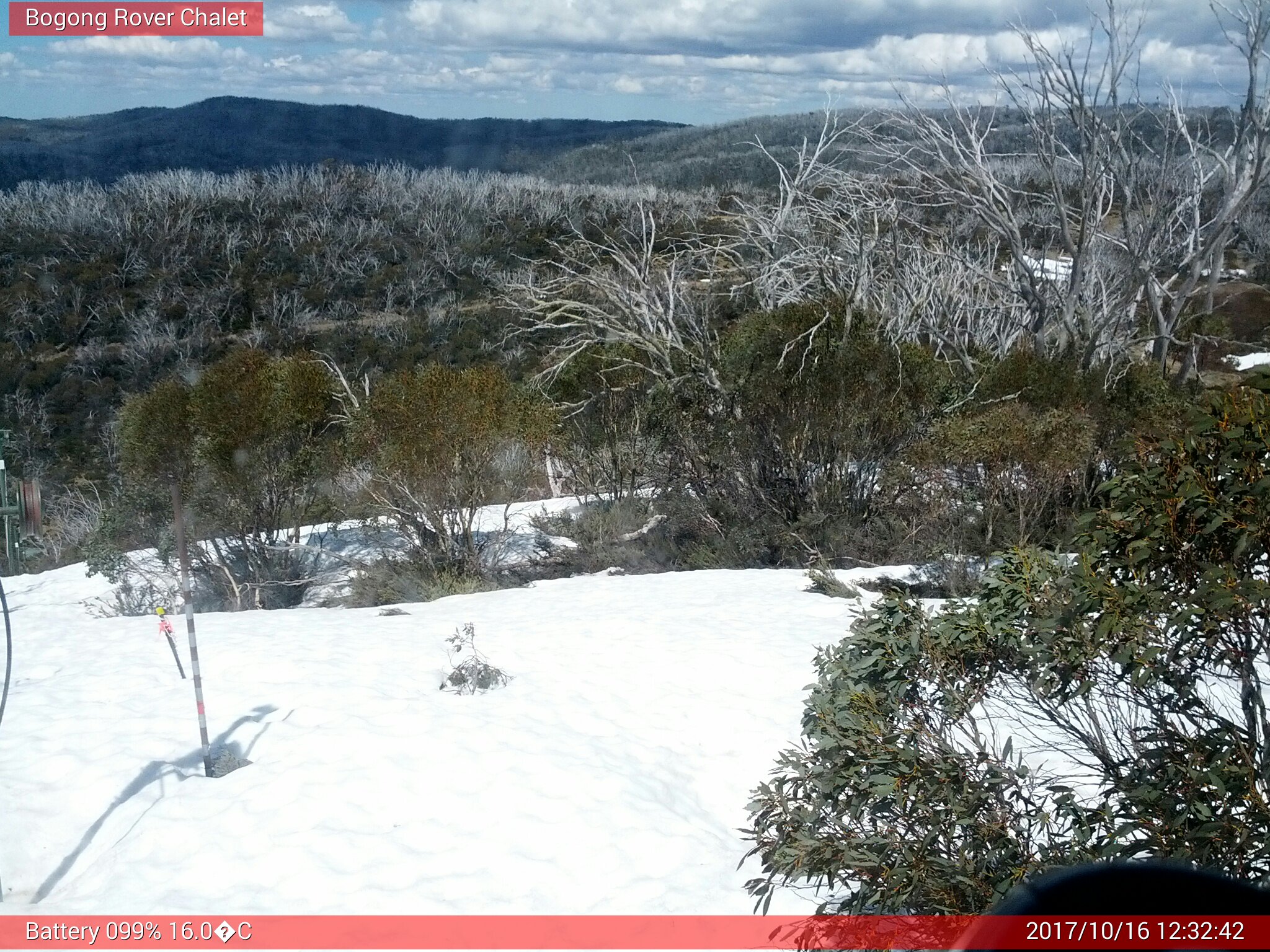 Bogong Web Cam 12:32pm Monday 16th of October 2017