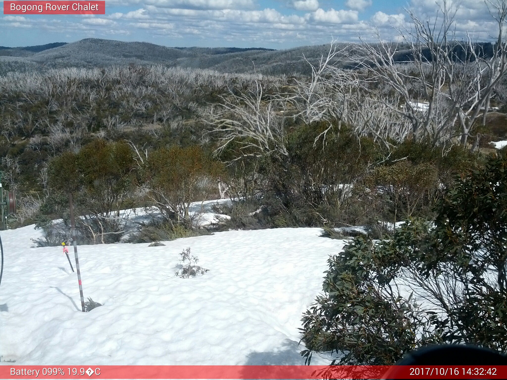 Bogong Web Cam 2:32pm Monday 16th of October 2017