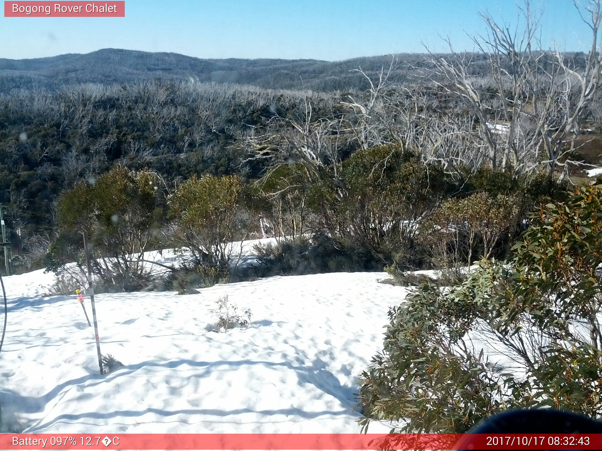 Bogong Web Cam 8:32am Tuesday 17th of October 2017