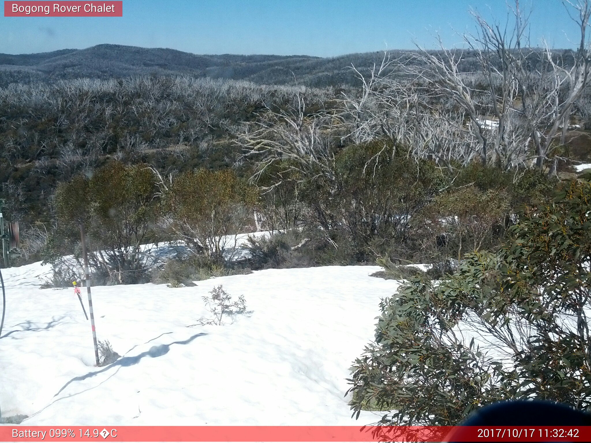 Bogong Web Cam 11:32am Tuesday 17th of October 2017