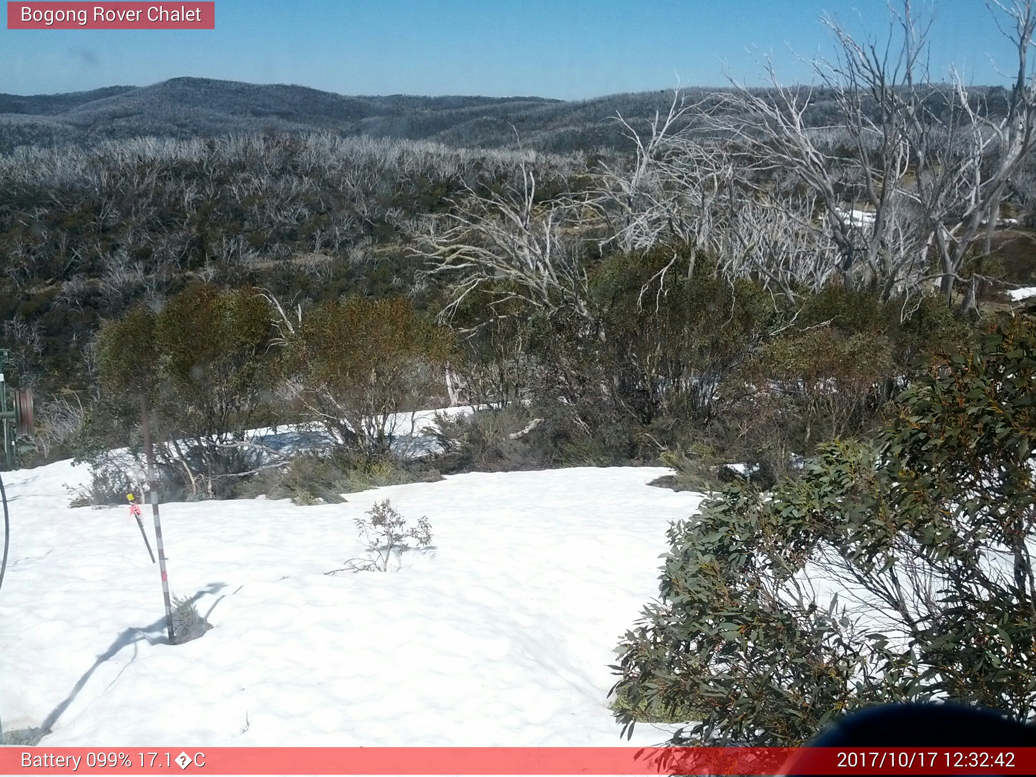 Bogong Web Cam 12:32pm Tuesday 17th of October 2017