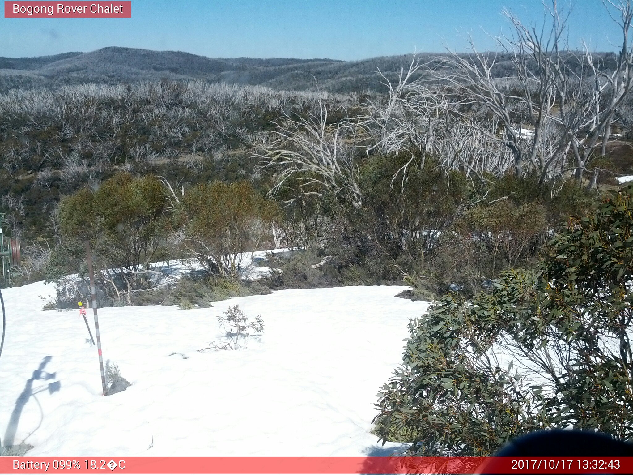 Bogong Web Cam 1:32pm Tuesday 17th of October 2017