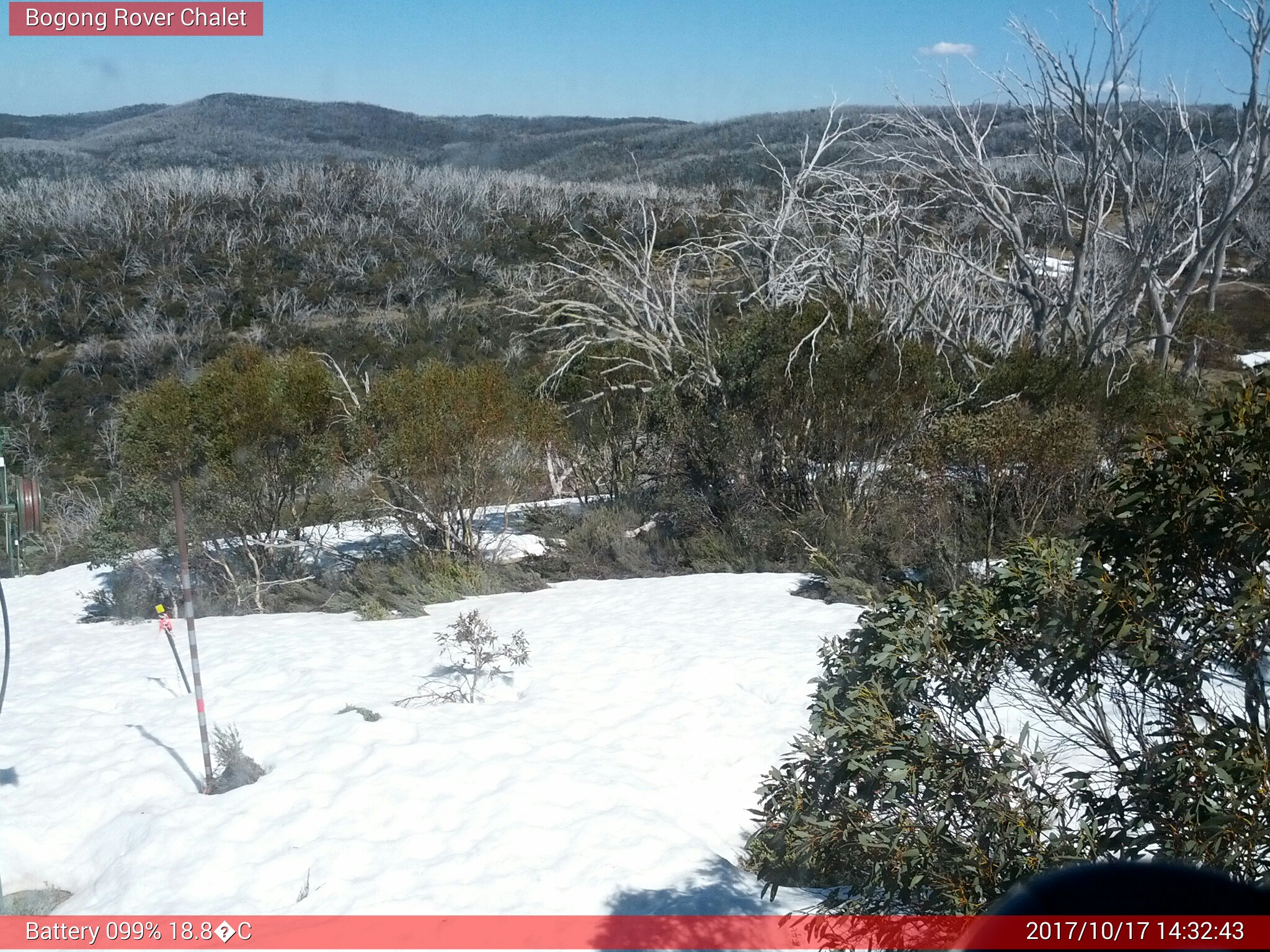 Bogong Web Cam 2:32pm Tuesday 17th of October 2017