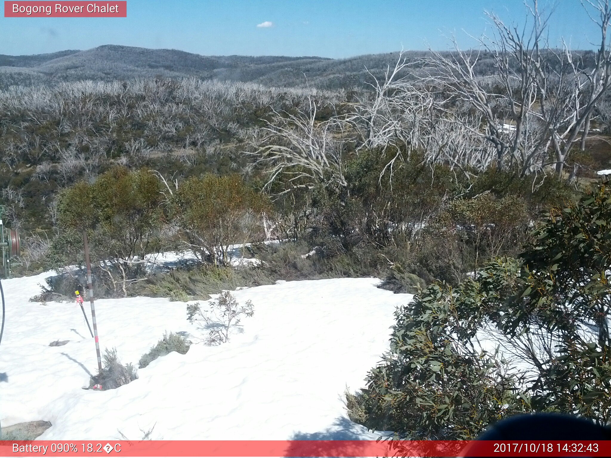 Bogong Web Cam 2:32pm Wednesday 18th of October 2017