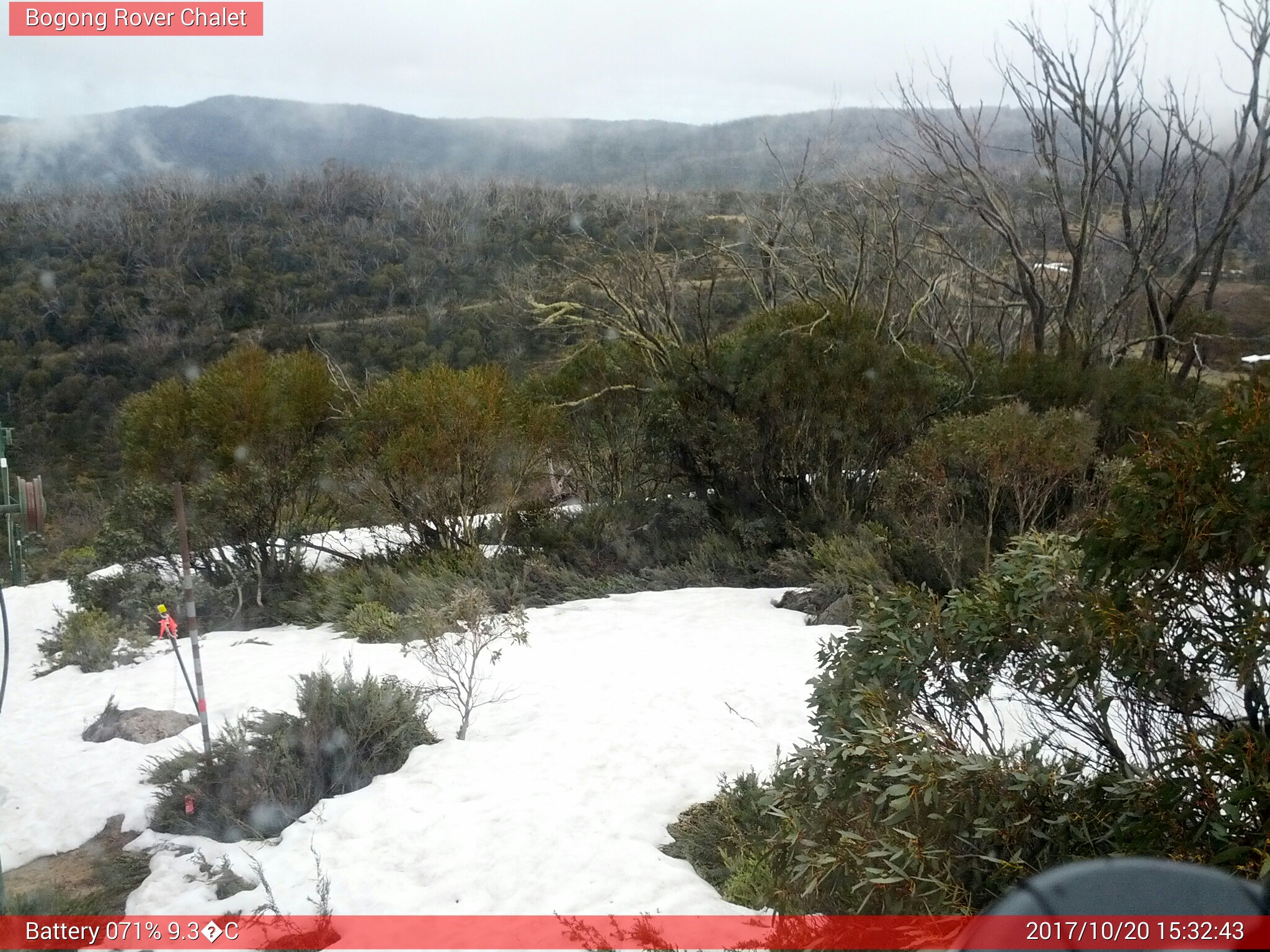 Bogong Web Cam 3:32pm Friday 20th of October 2017