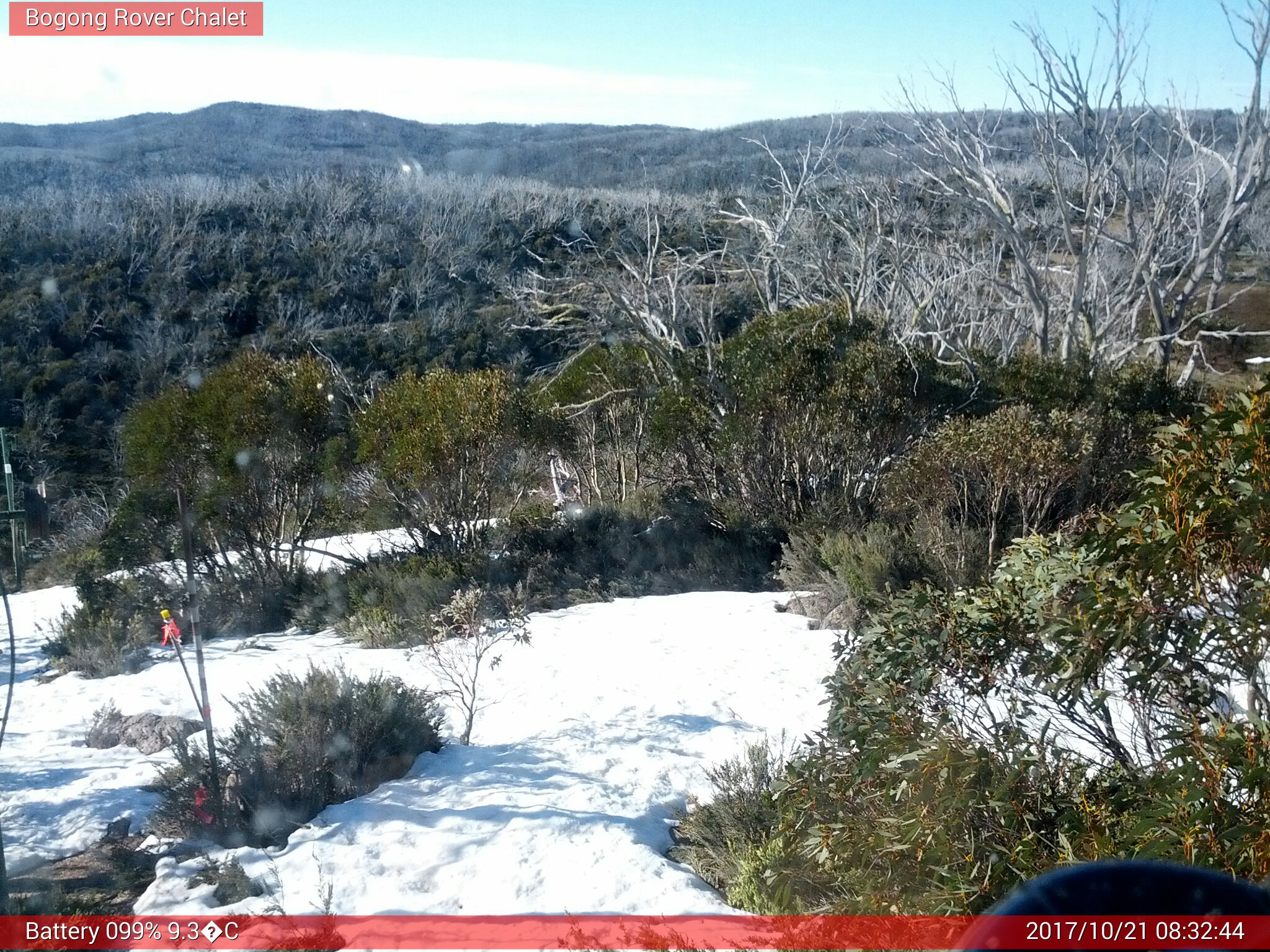 Bogong Web Cam 8:32am Saturday 21st of October 2017