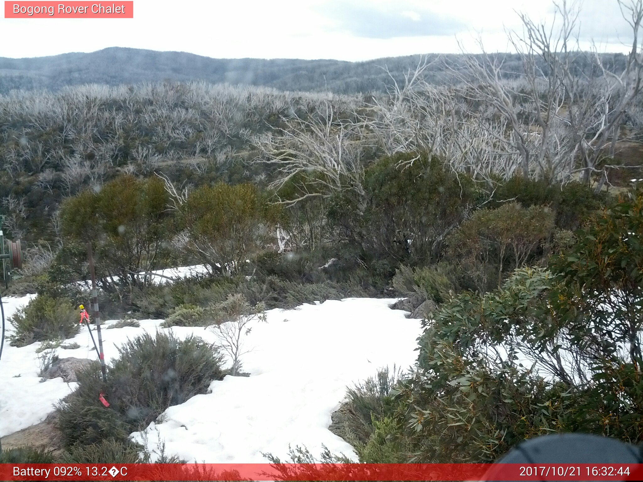 Bogong Web Cam 4:32pm Saturday 21st of October 2017