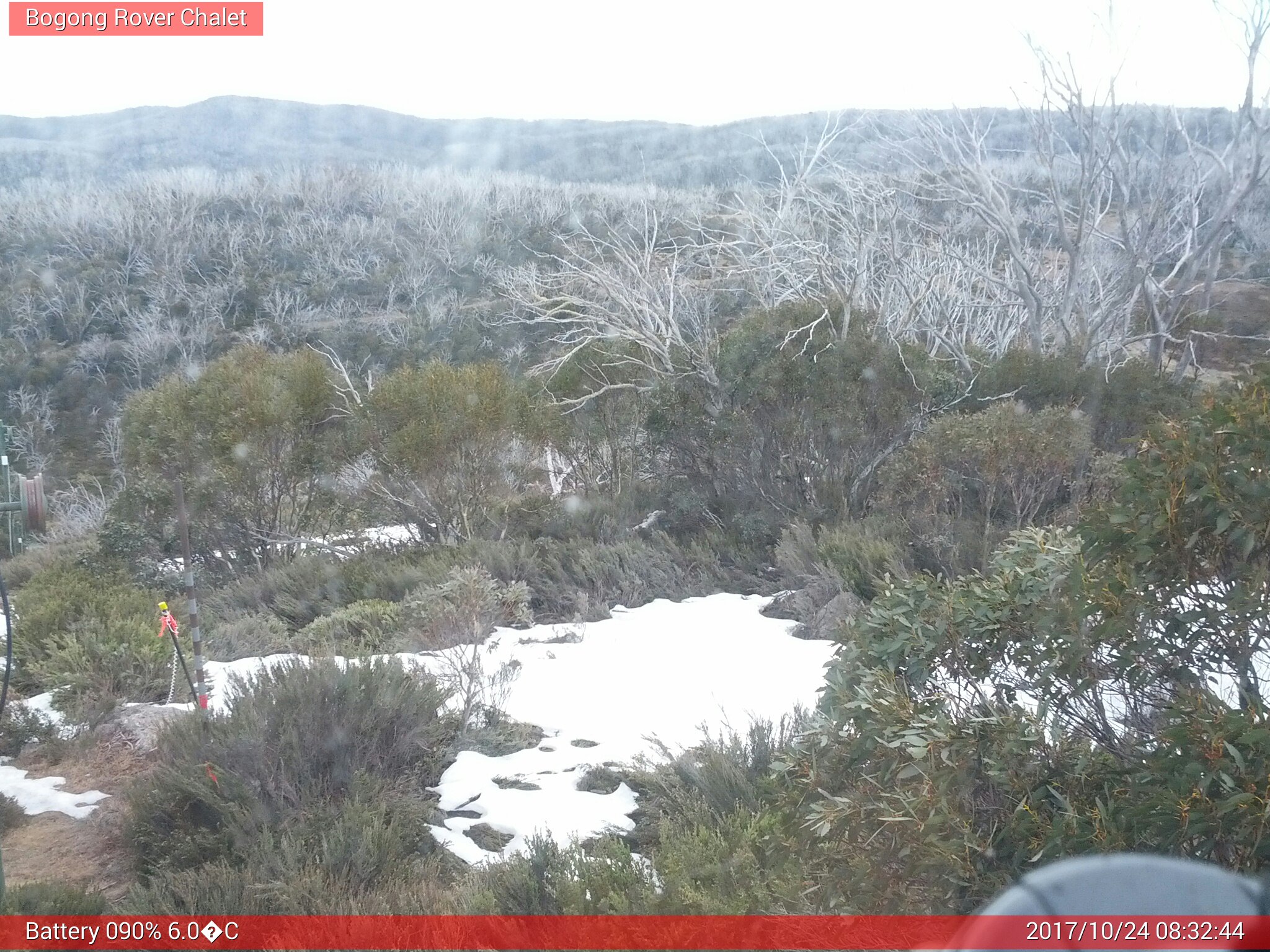 Bogong Web Cam 8:32am Tuesday 24th of October 2017