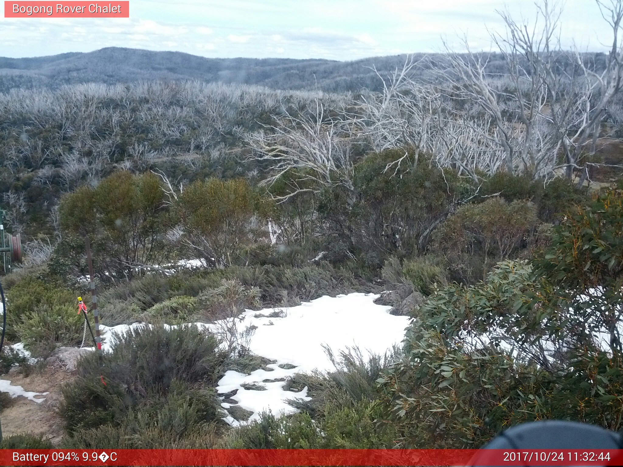 Bogong Web Cam 11:32am Tuesday 24th of October 2017