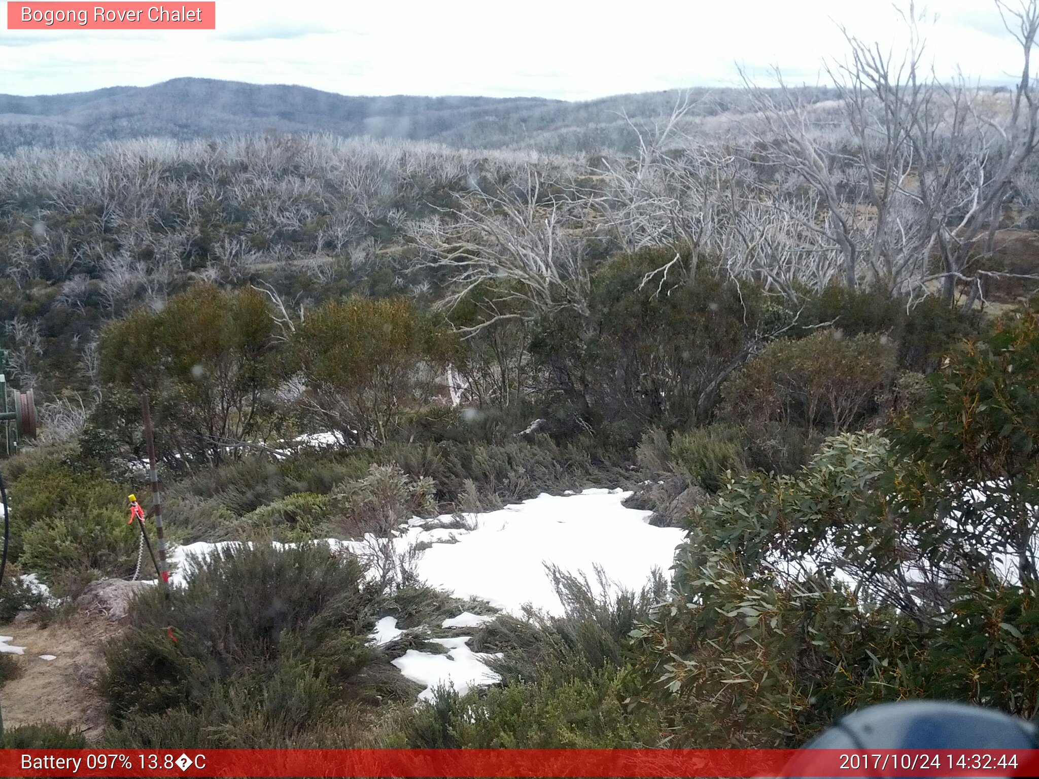 Bogong Web Cam 2:32pm Tuesday 24th of October 2017