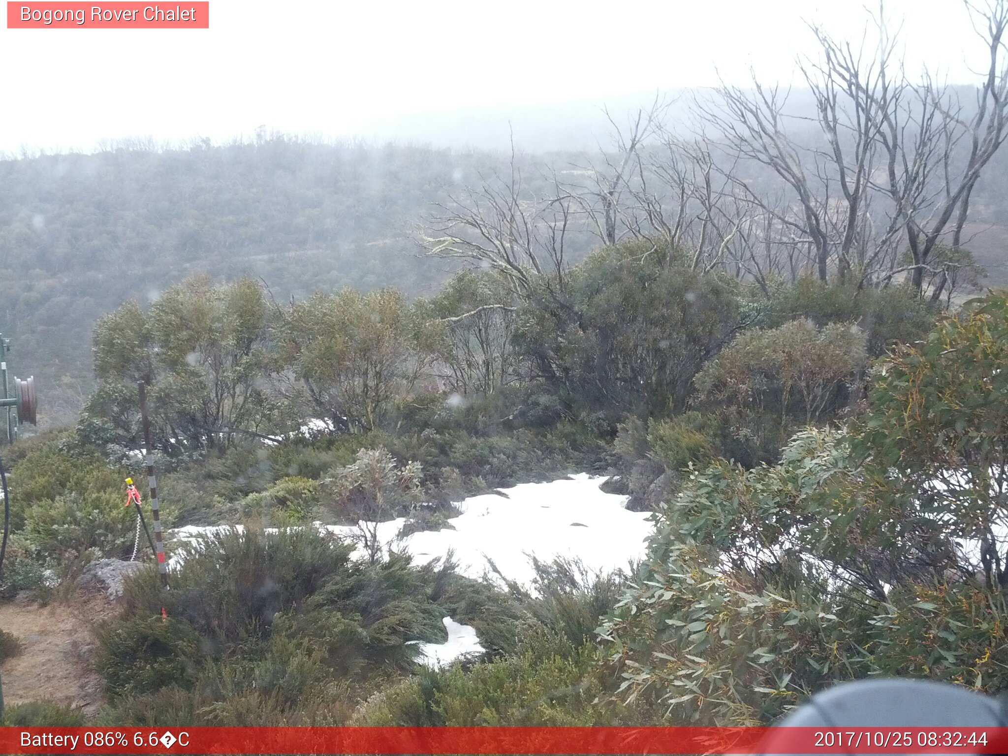 Bogong Web Cam 8:32am Wednesday 25th of October 2017