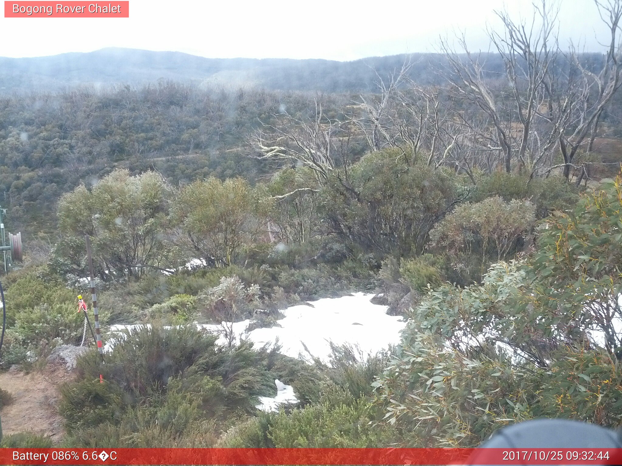 Bogong Web Cam 9:32am Wednesday 25th of October 2017