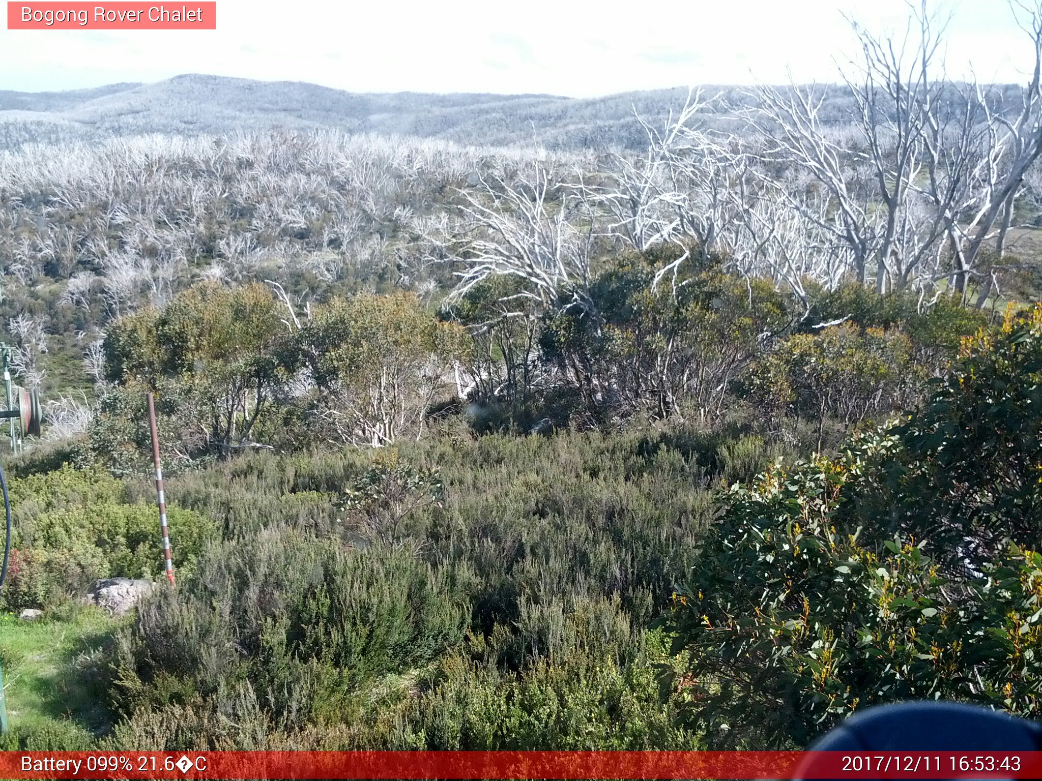 Bogong Web Cam 4:53pm Monday 11th of December 2017