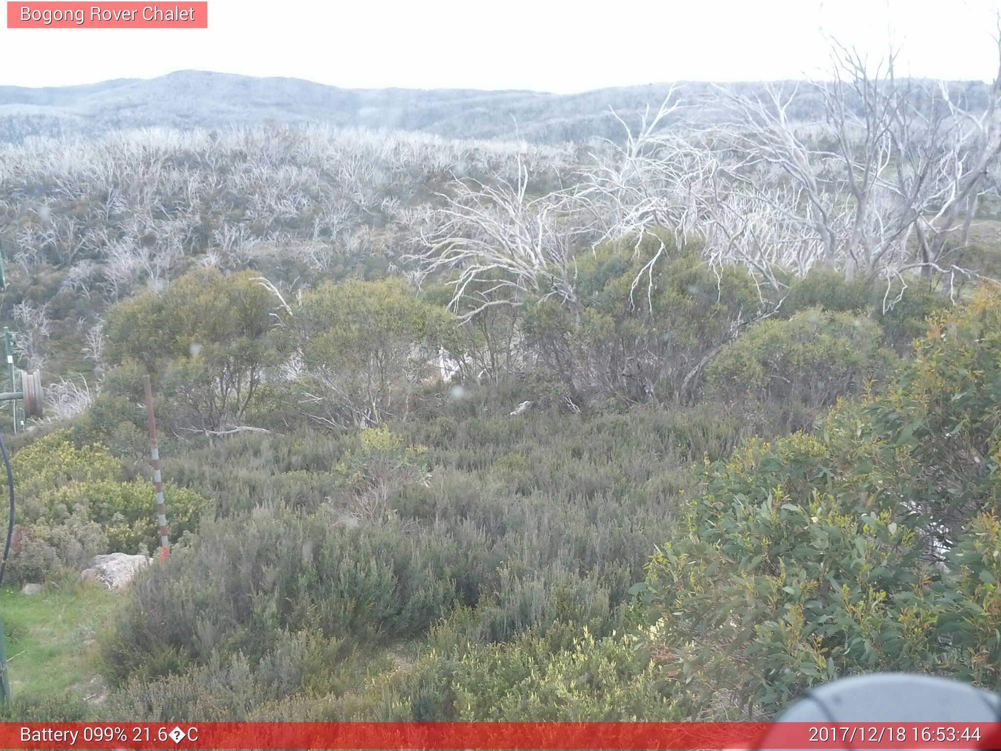 Bogong Web Cam 4:53pm Monday 18th of December 2017