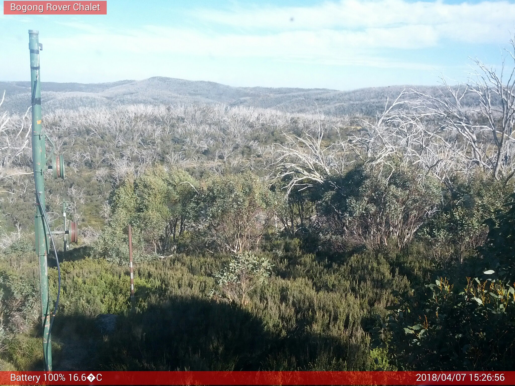 Bogong Web Cam 3:26pm Saturday 7th of April 2018