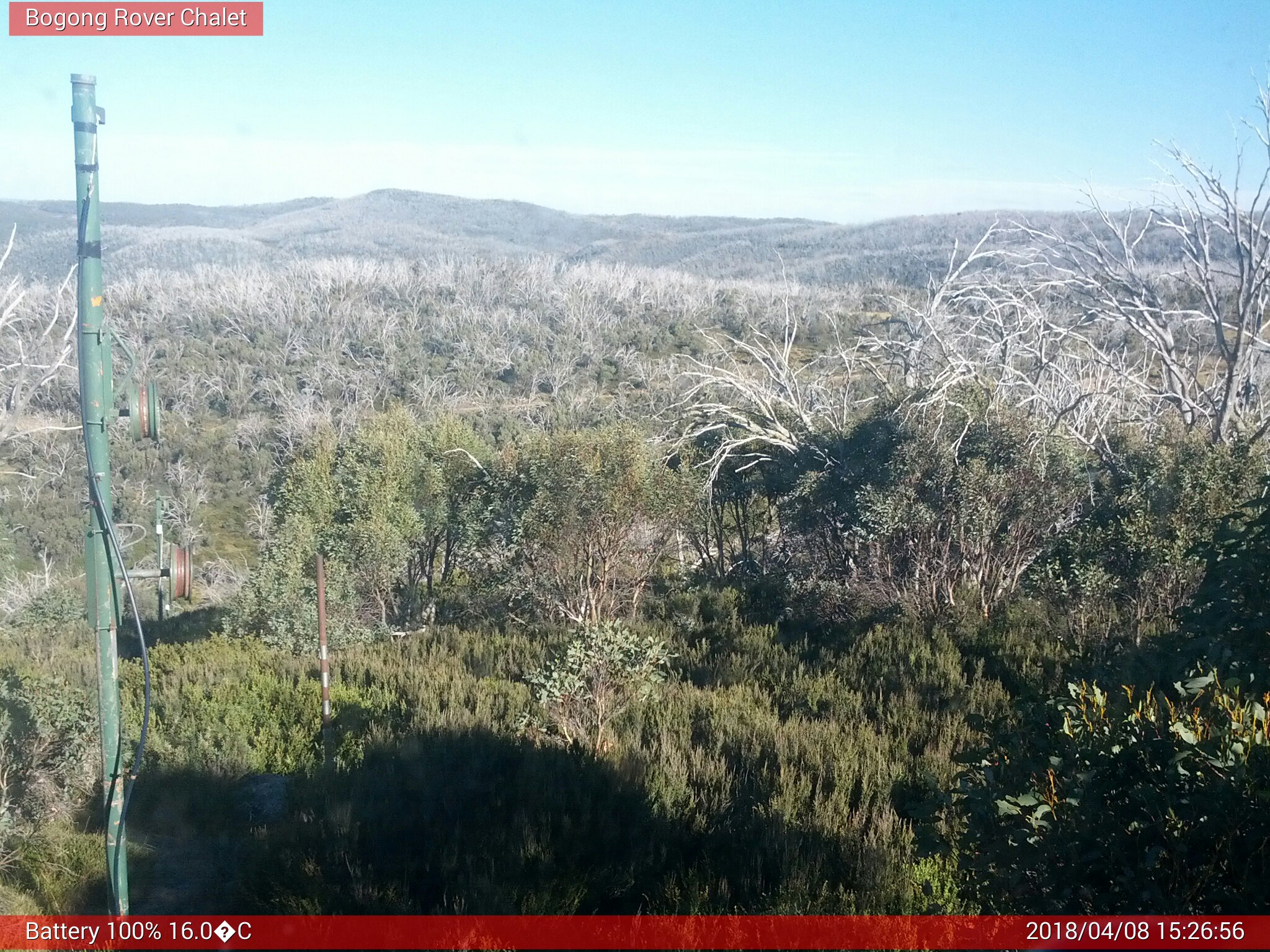 Bogong Web Cam 3:26pm Sunday 8th of April 2018