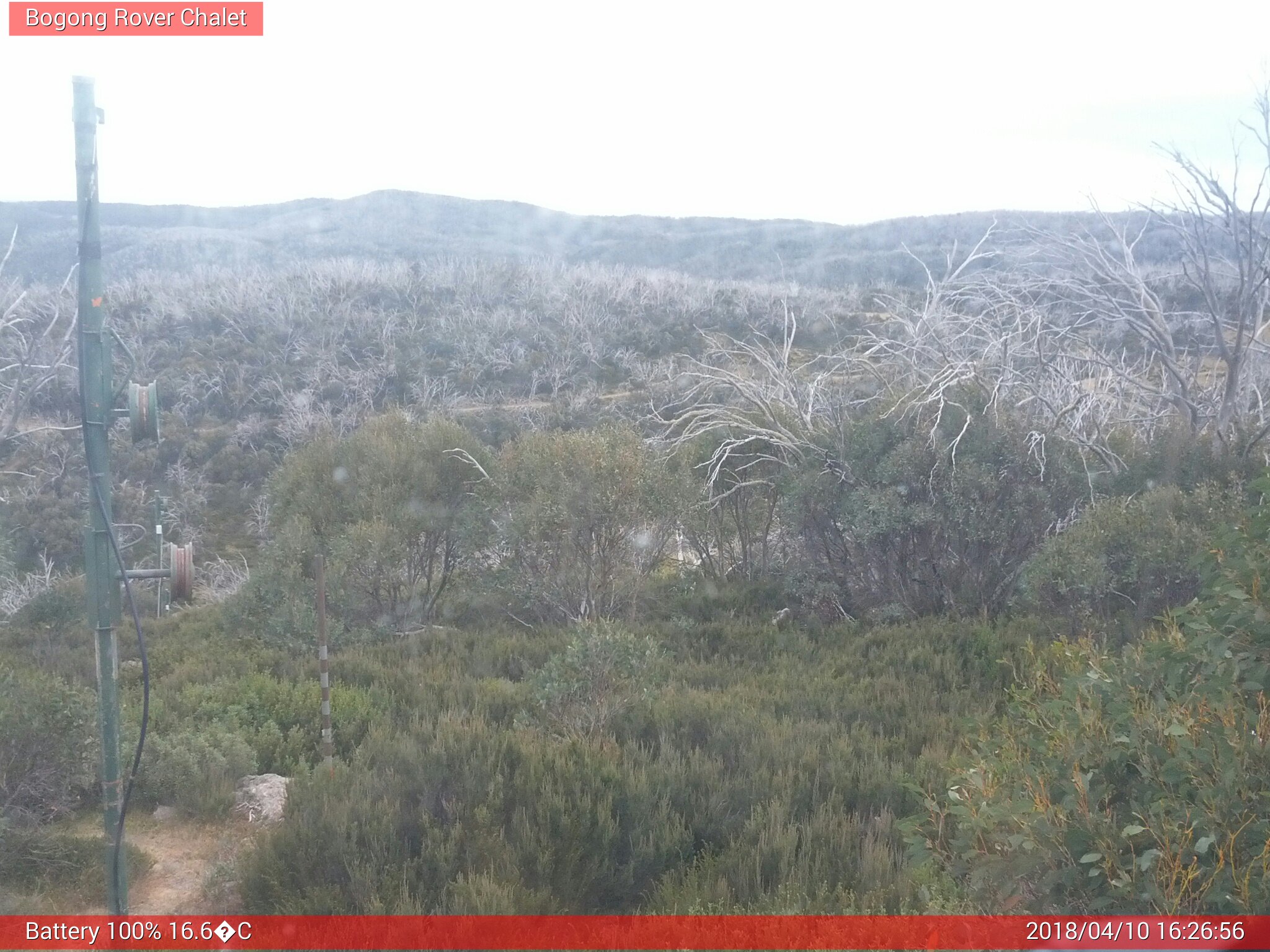 Bogong Web Cam 4:26pm Tuesday 10th of April 2018