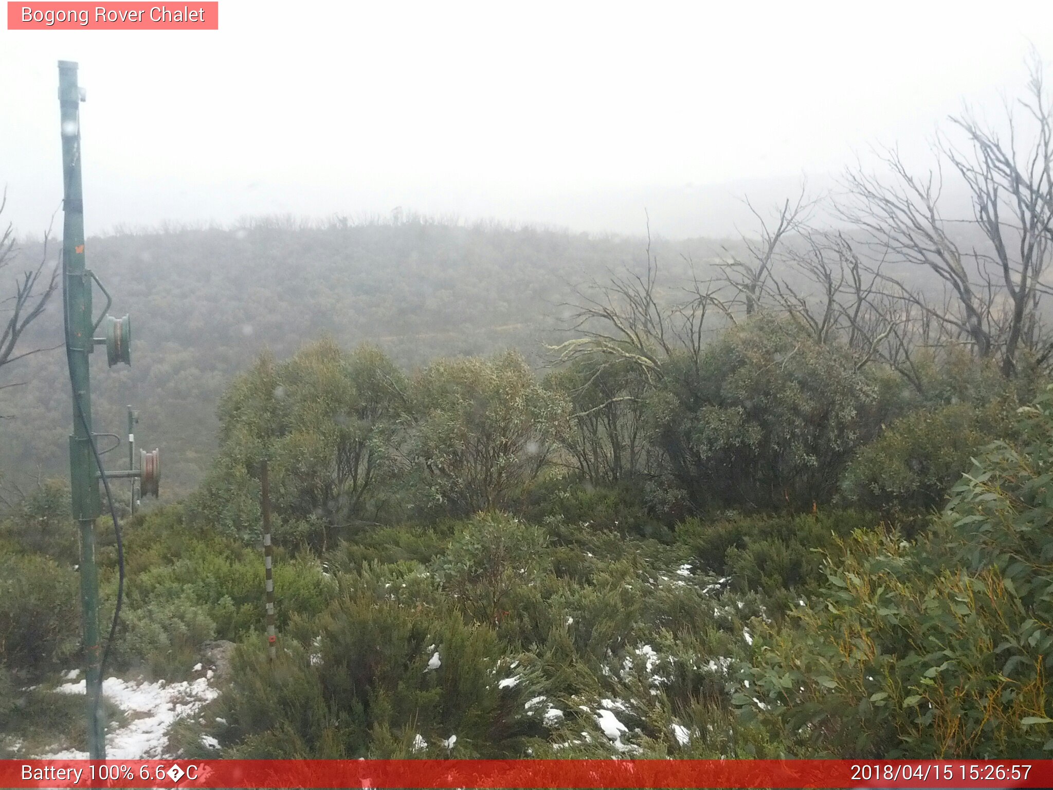 Bogong Web Cam 3:26pm Sunday 15th of April 2018