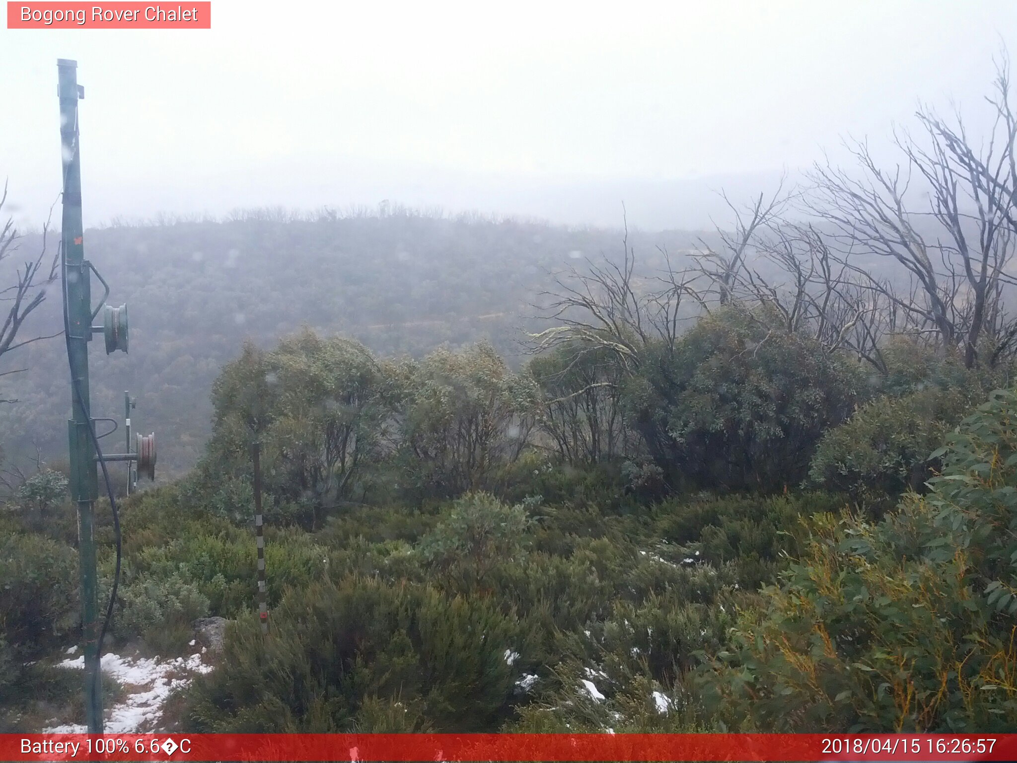 Bogong Web Cam 4:26pm Sunday 15th of April 2018