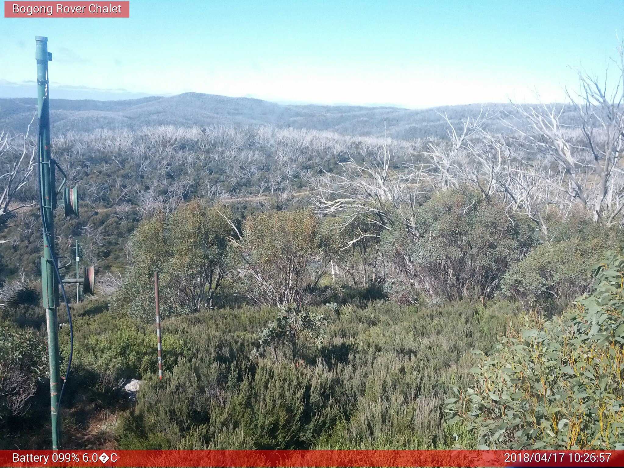 Bogong Web Cam 10:26am Tuesday 17th of April 2018