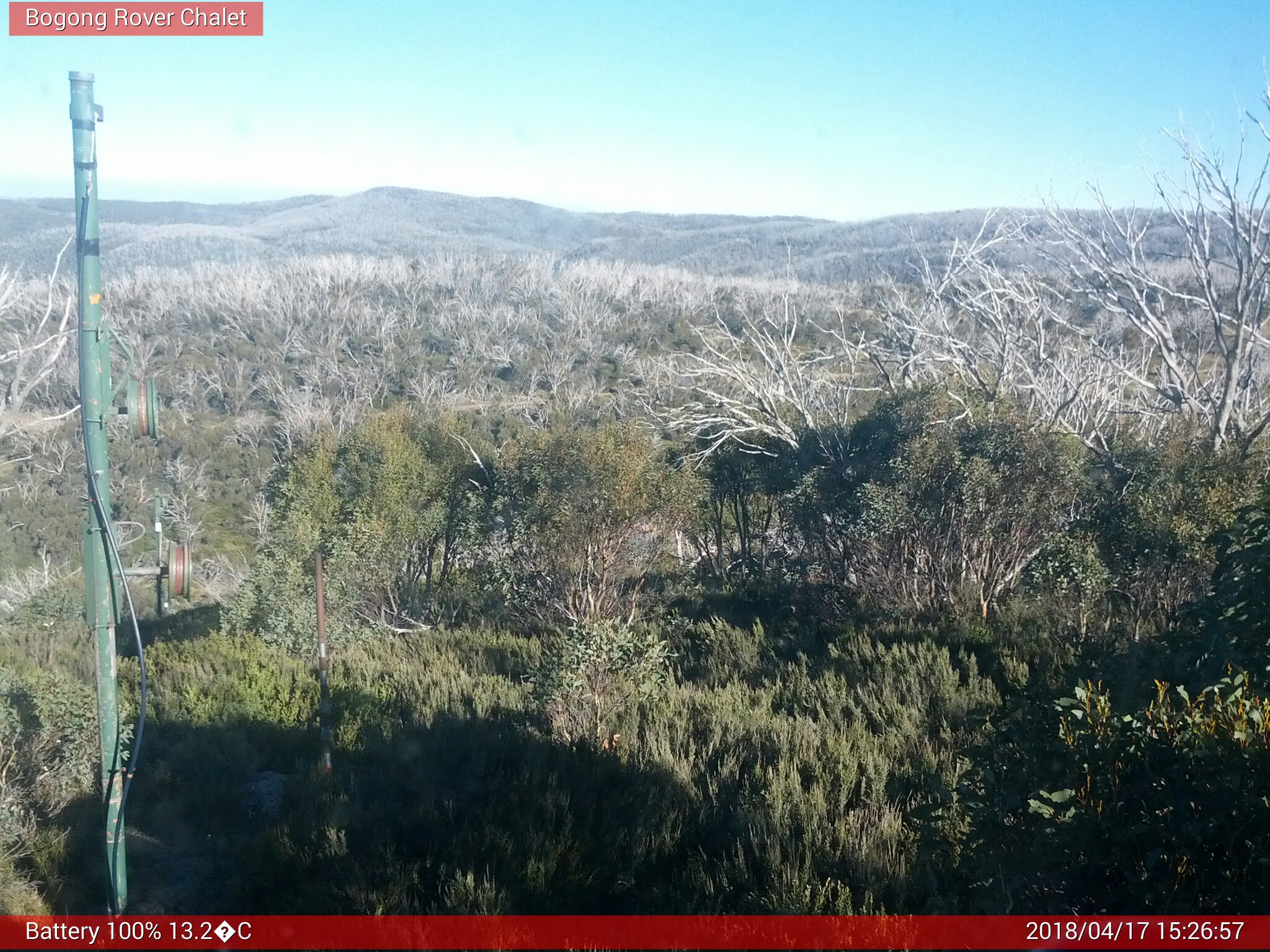 Bogong Web Cam 3:26pm Tuesday 17th of April 2018