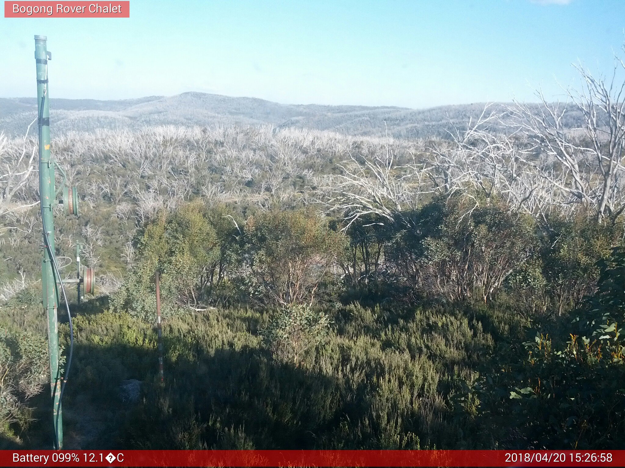 Bogong Web Cam 3:26pm Friday 20th of April 2018