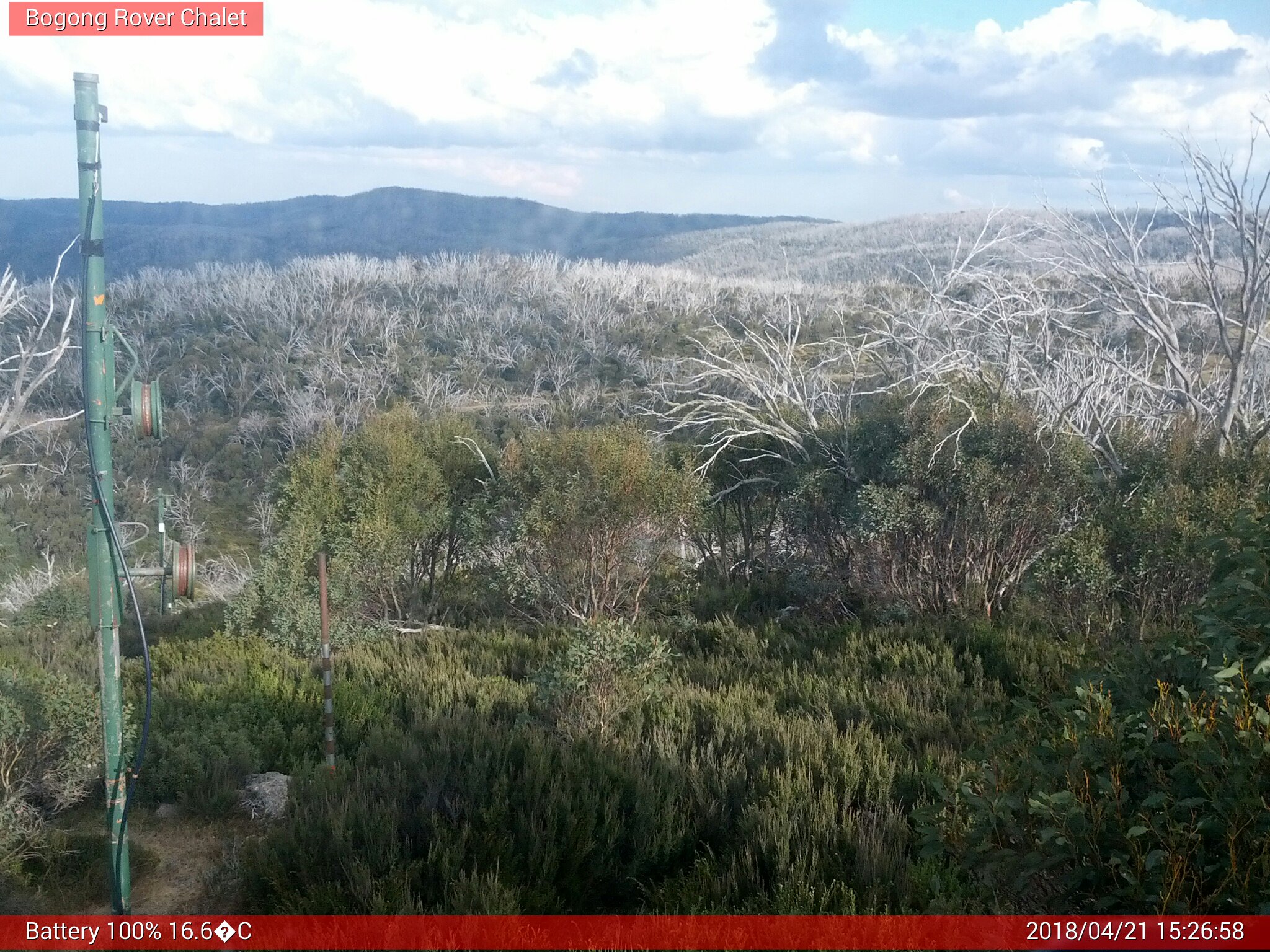 Bogong Web Cam 3:26pm Saturday 21st of April 2018