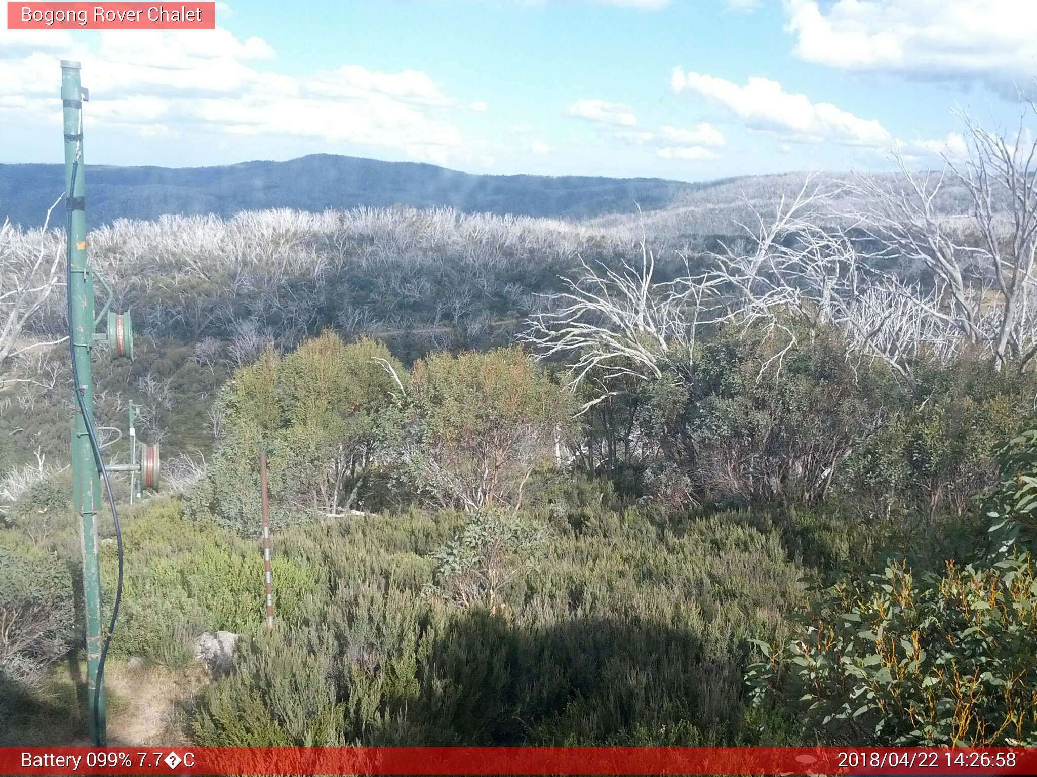 Bogong Web Cam 2:26pm Sunday 22nd of April 2018