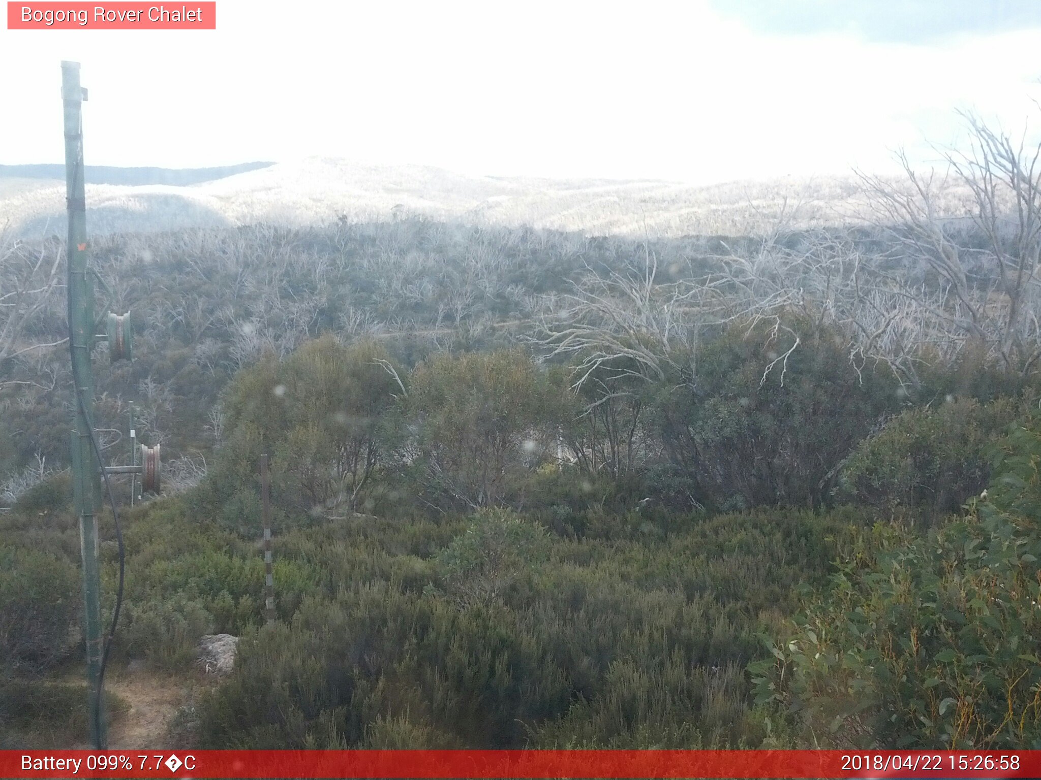 Bogong Web Cam 3:26pm Sunday 22nd of April 2018