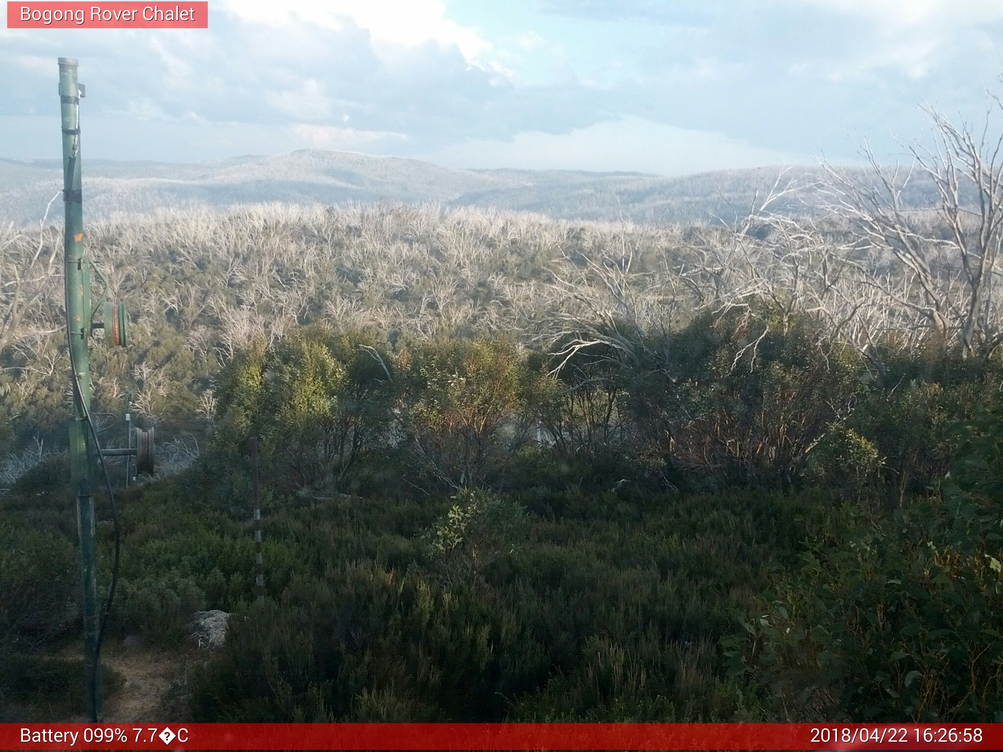 Bogong Web Cam 4:26pm Sunday 22nd of April 2018