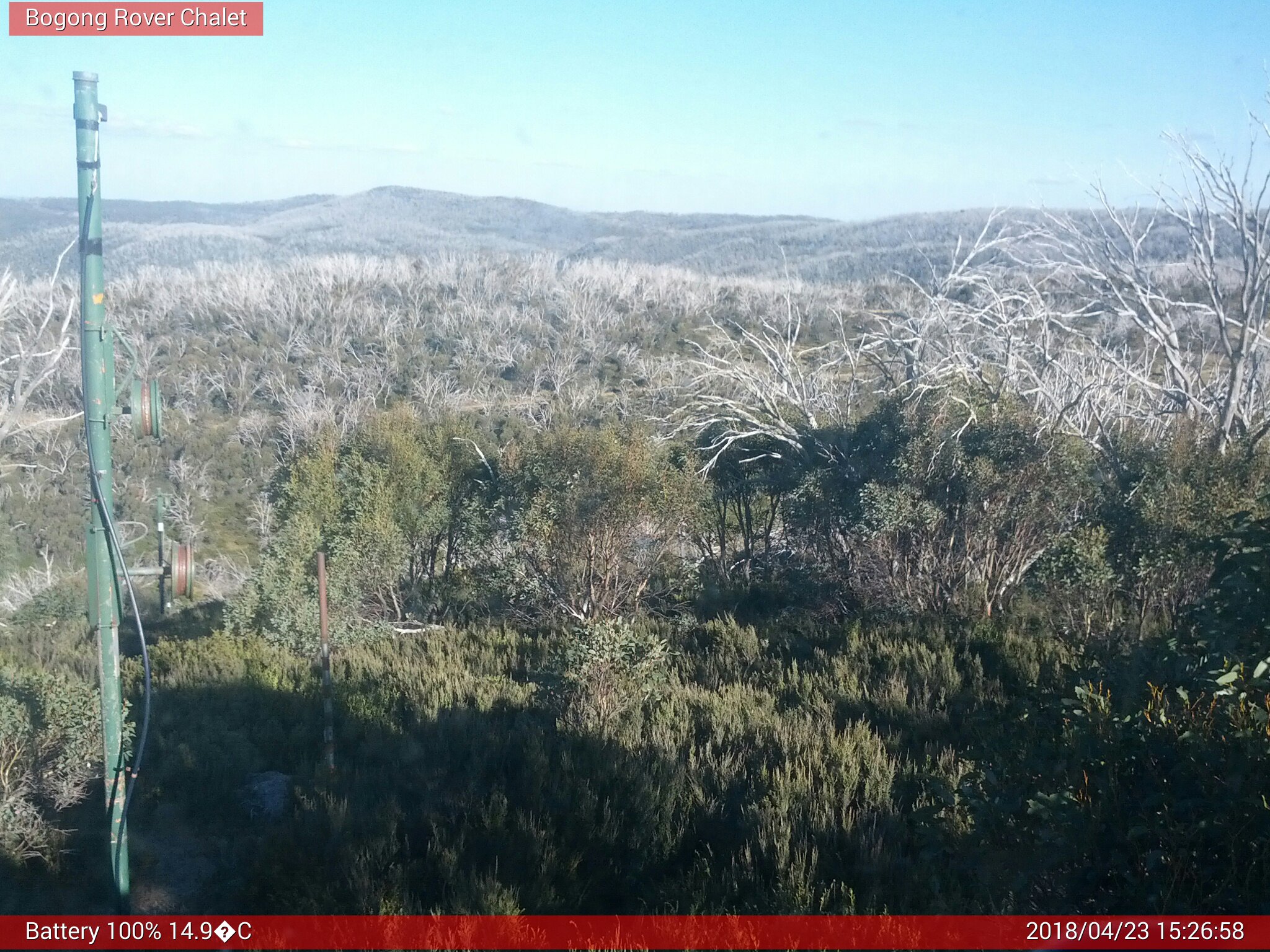 Bogong Web Cam 3:26pm Monday 23rd of April 2018