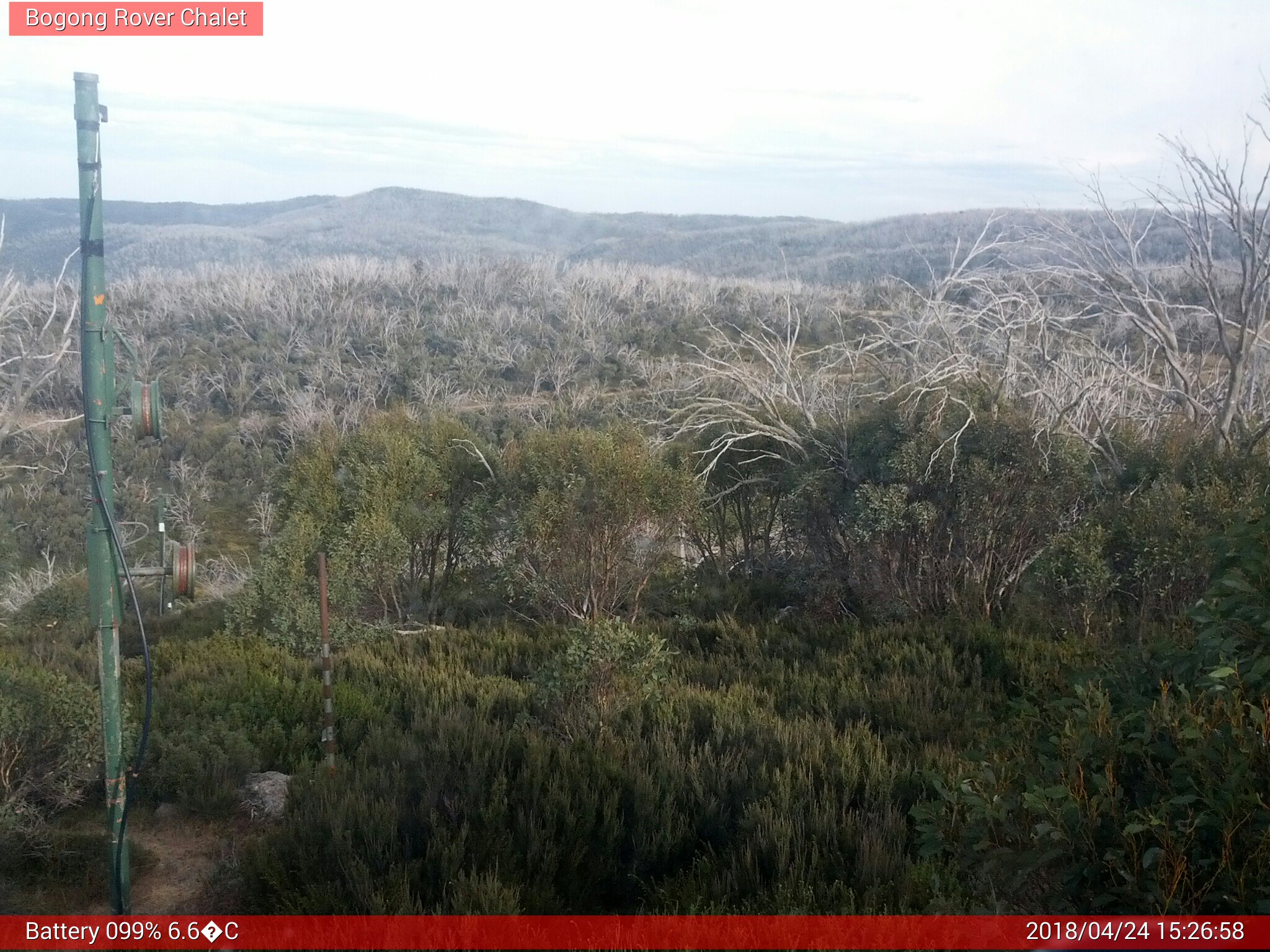 Bogong Web Cam 3:26pm Tuesday 24th of April 2018