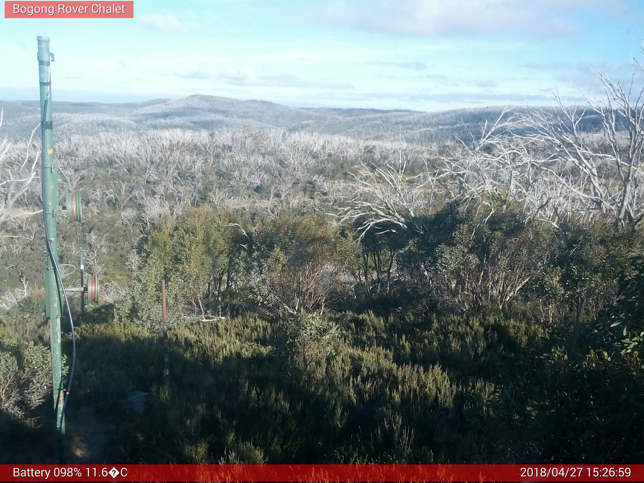 Bogong Web Cam 3:26pm Friday 27th of April 2018