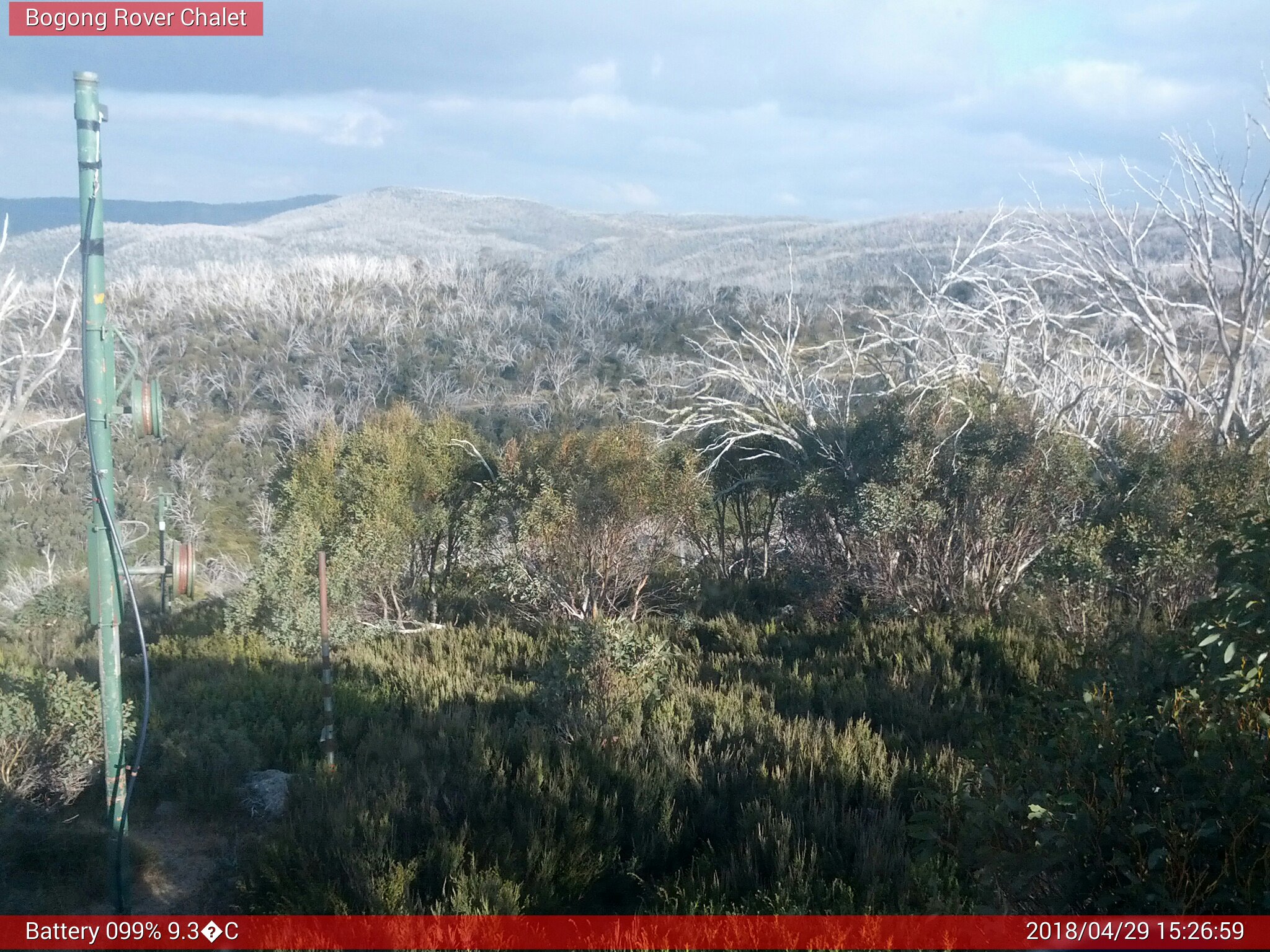 Bogong Web Cam 3:26pm Sunday 29th of April 2018