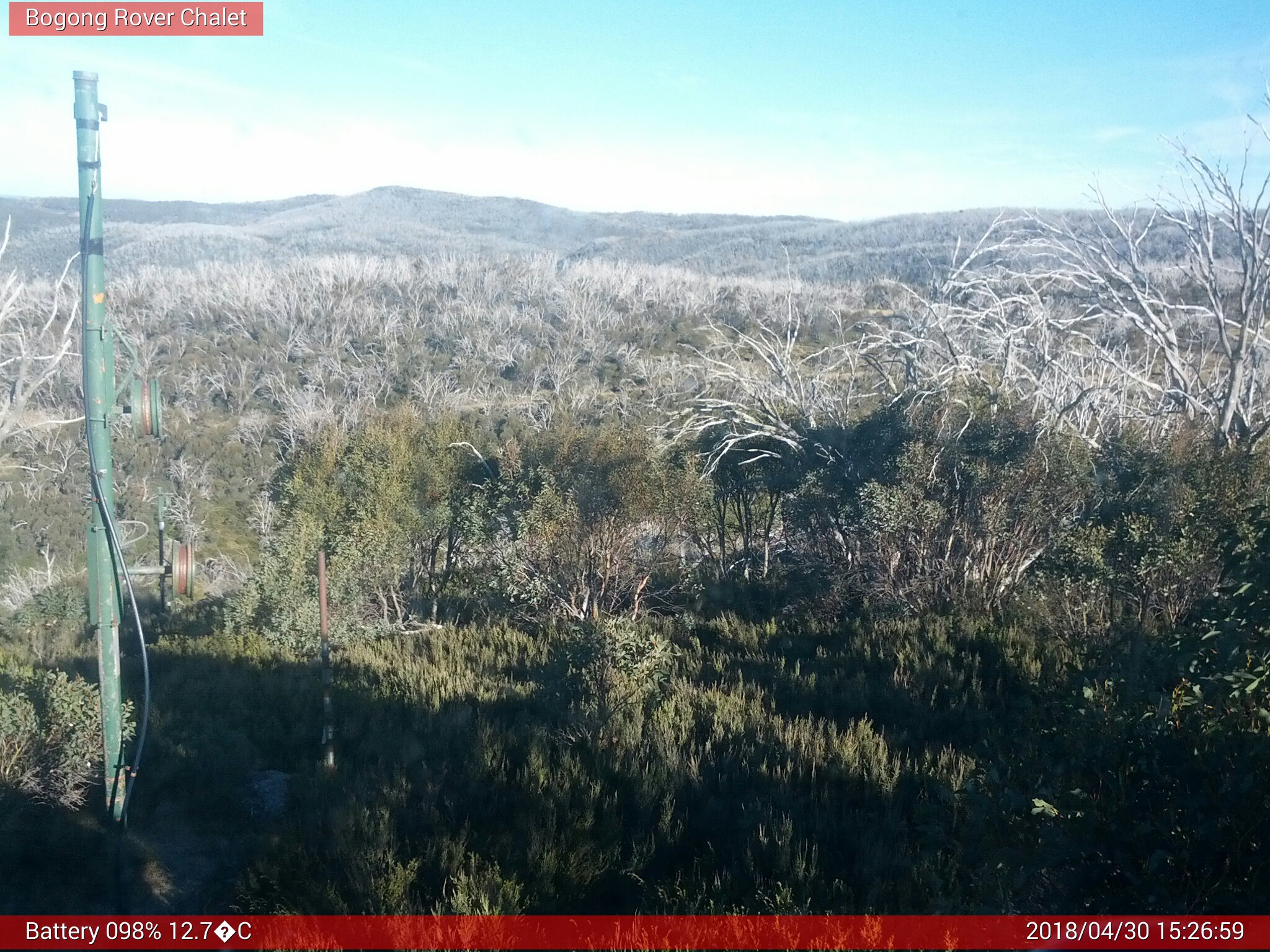 Bogong Web Cam 3:26pm Monday 30th of April 2018