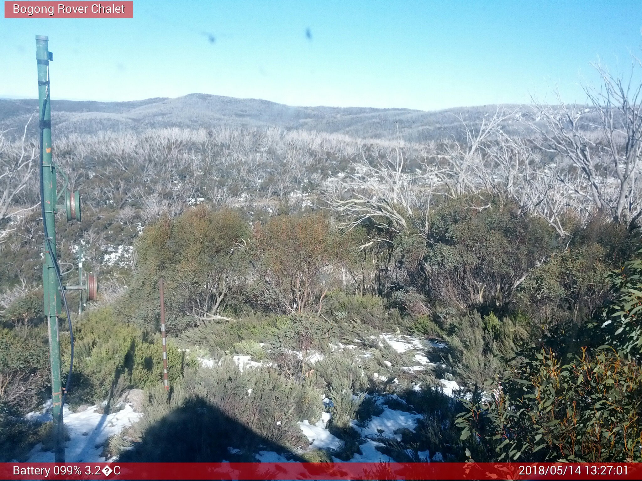 Bogong Web Cam 1:27pm Monday 14th of May 2018