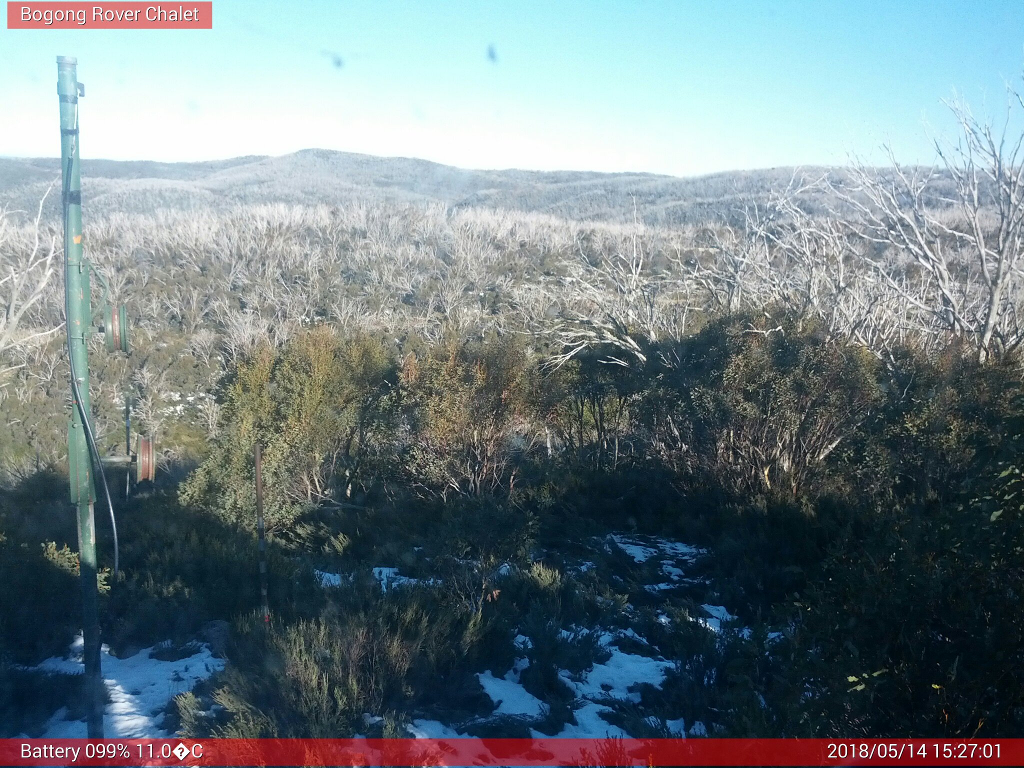 Bogong Web Cam 3:27pm Monday 14th of May 2018