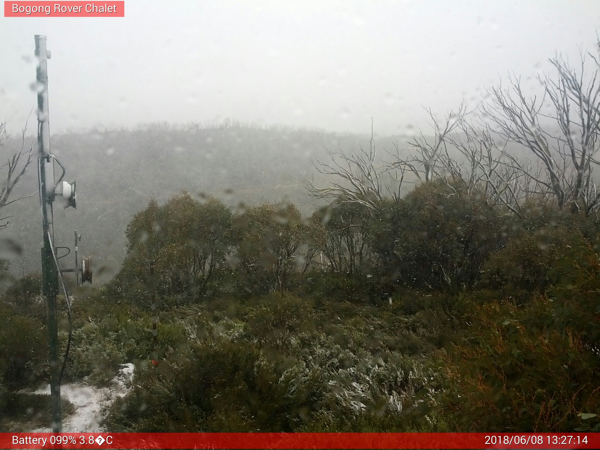 Bogong Web Cam 1:27pm Friday 8th of June 2018