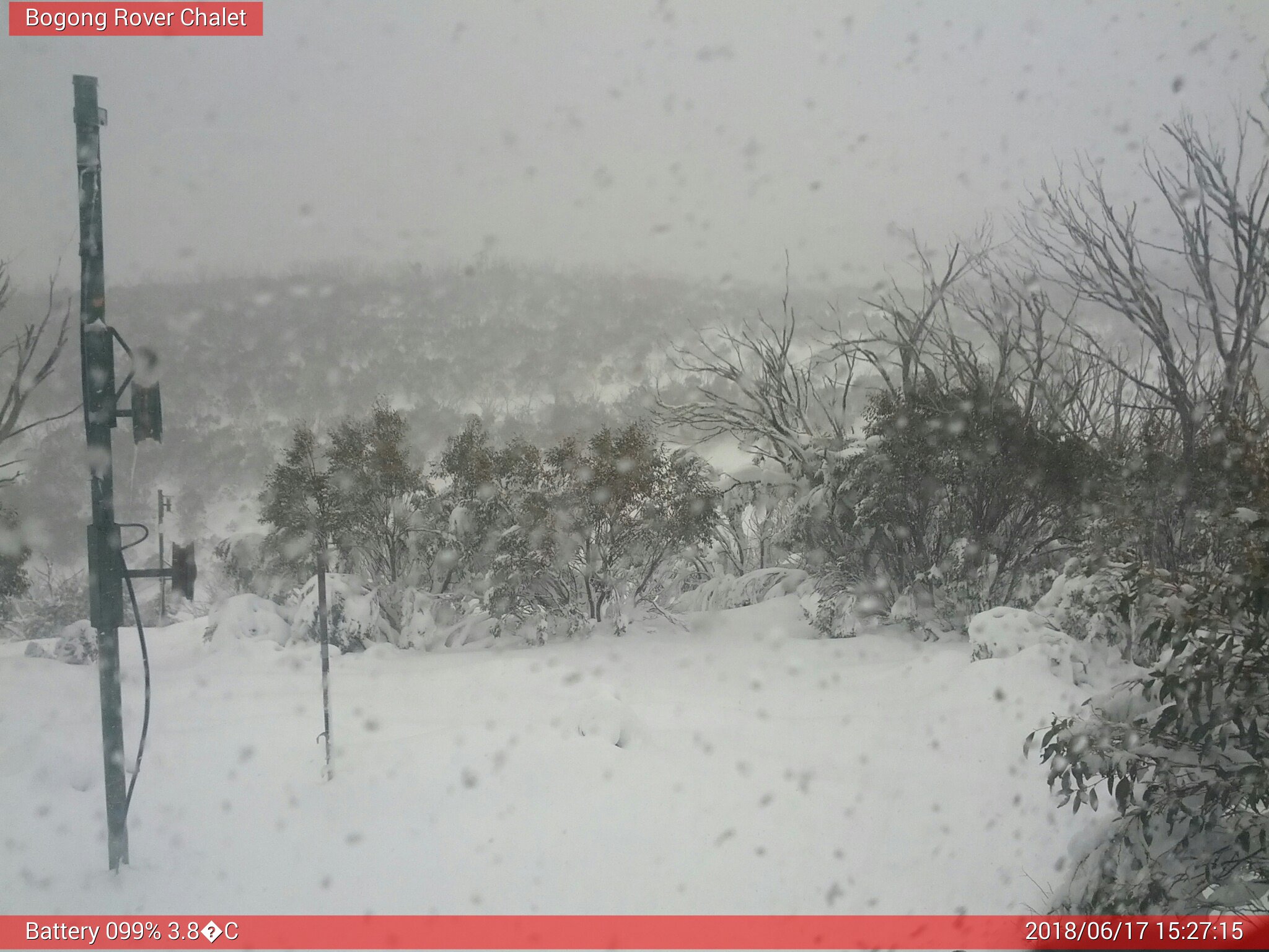 Bogong Web Cam 3:27pm Sunday 17th of June 2018