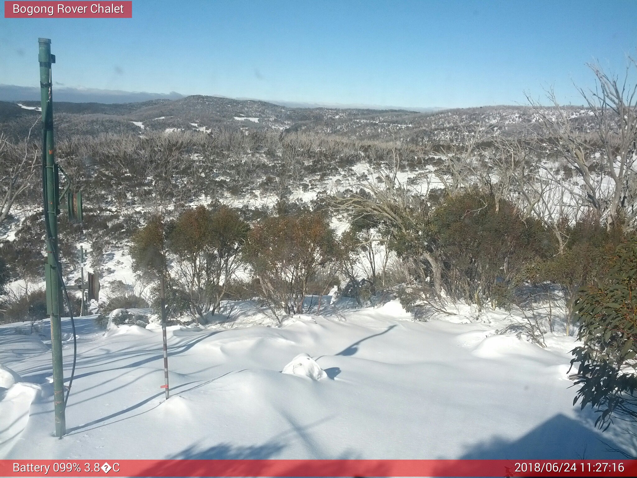 Bogong Web Cam 11:27am Sunday 24th of June 2018