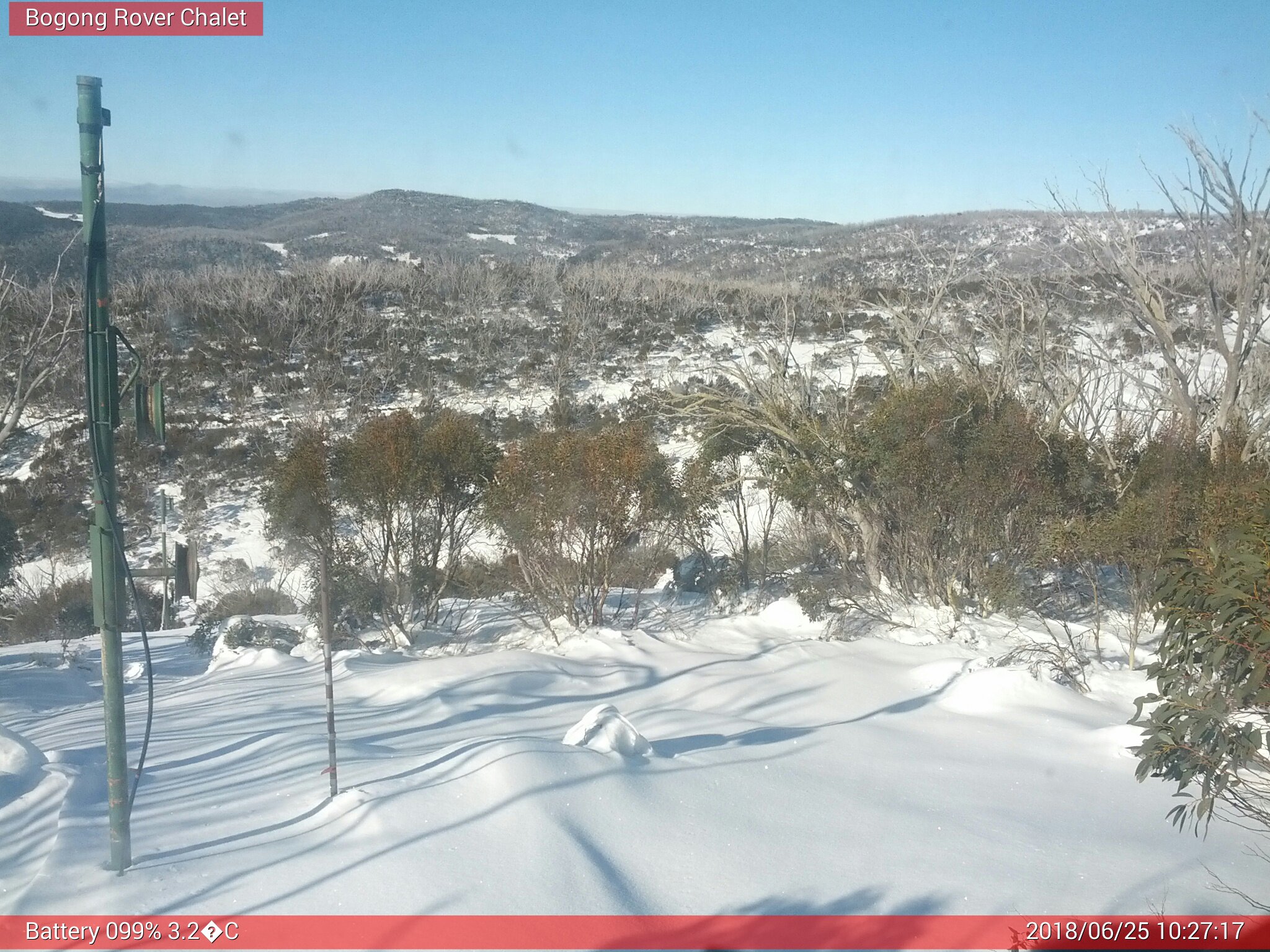 Bogong Web Cam 10:27am Monday 25th of June 2018