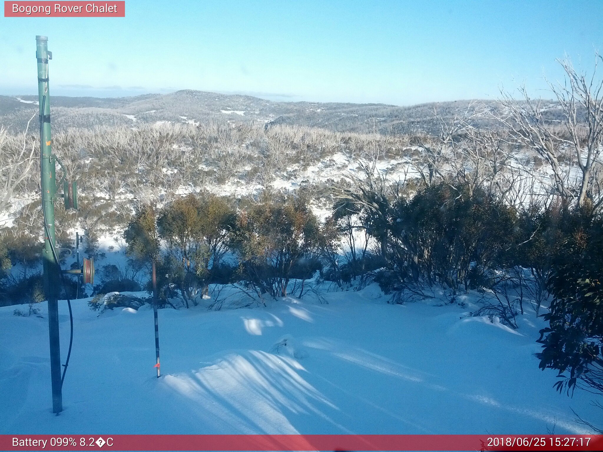 Bogong Web Cam 3:27pm Monday 25th of June 2018