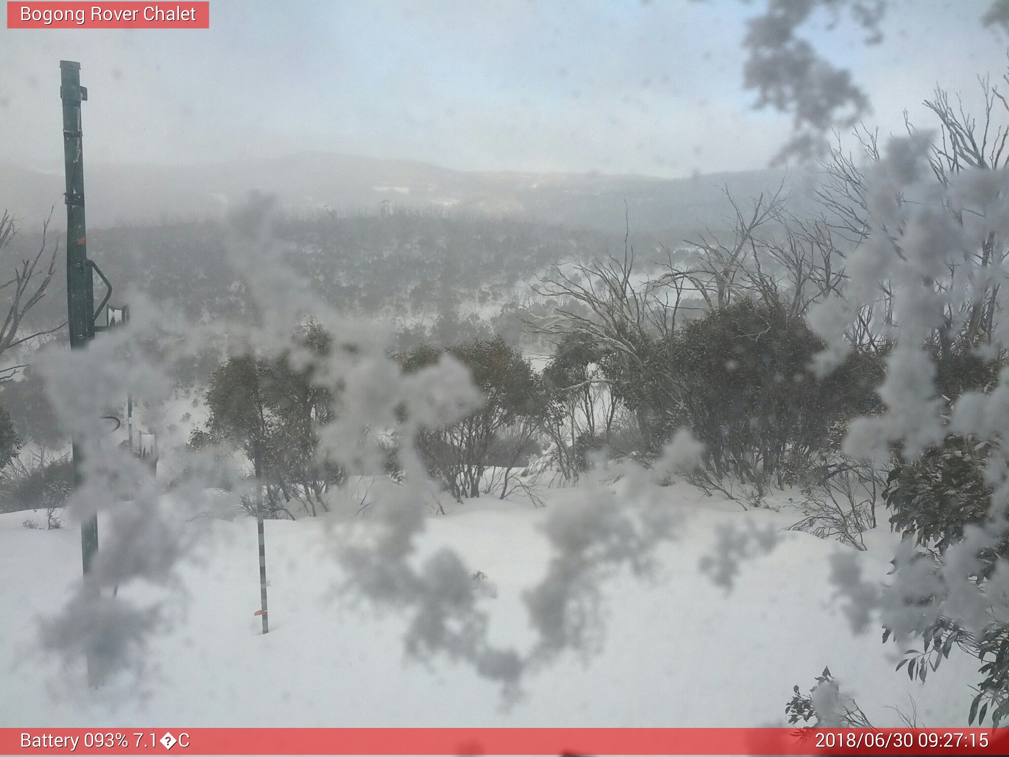 Bogong Web Cam 9:27am Saturday 30th of June 2018