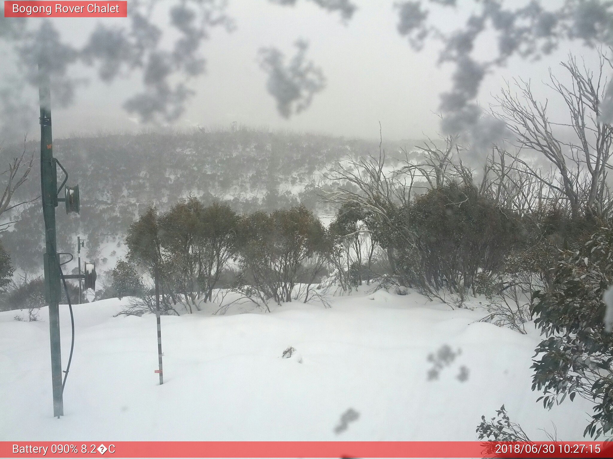 Bogong Web Cam 10:27am Saturday 30th of June 2018