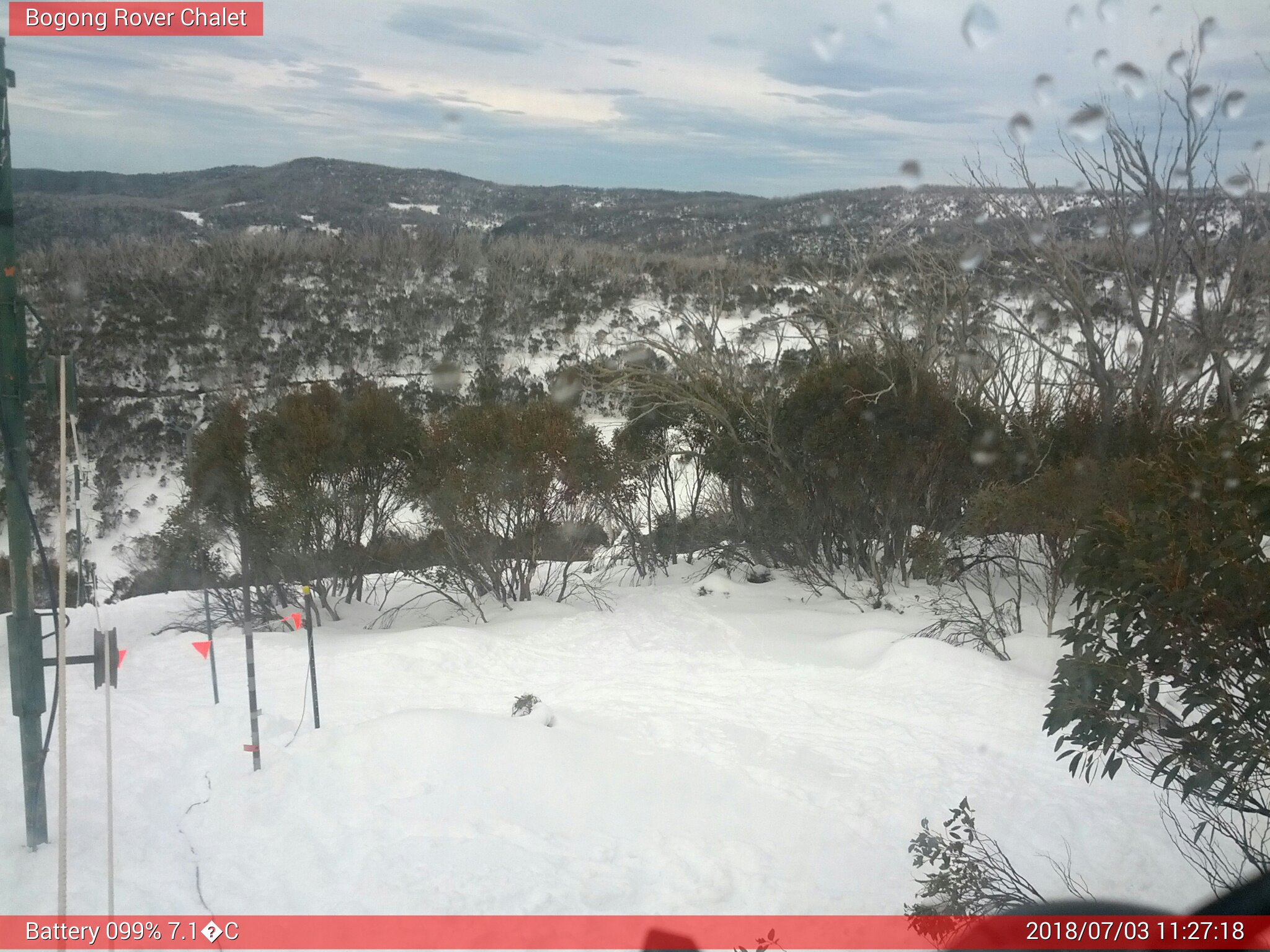 Bogong Web Cam 11:27am Tuesday 3rd of July 2018