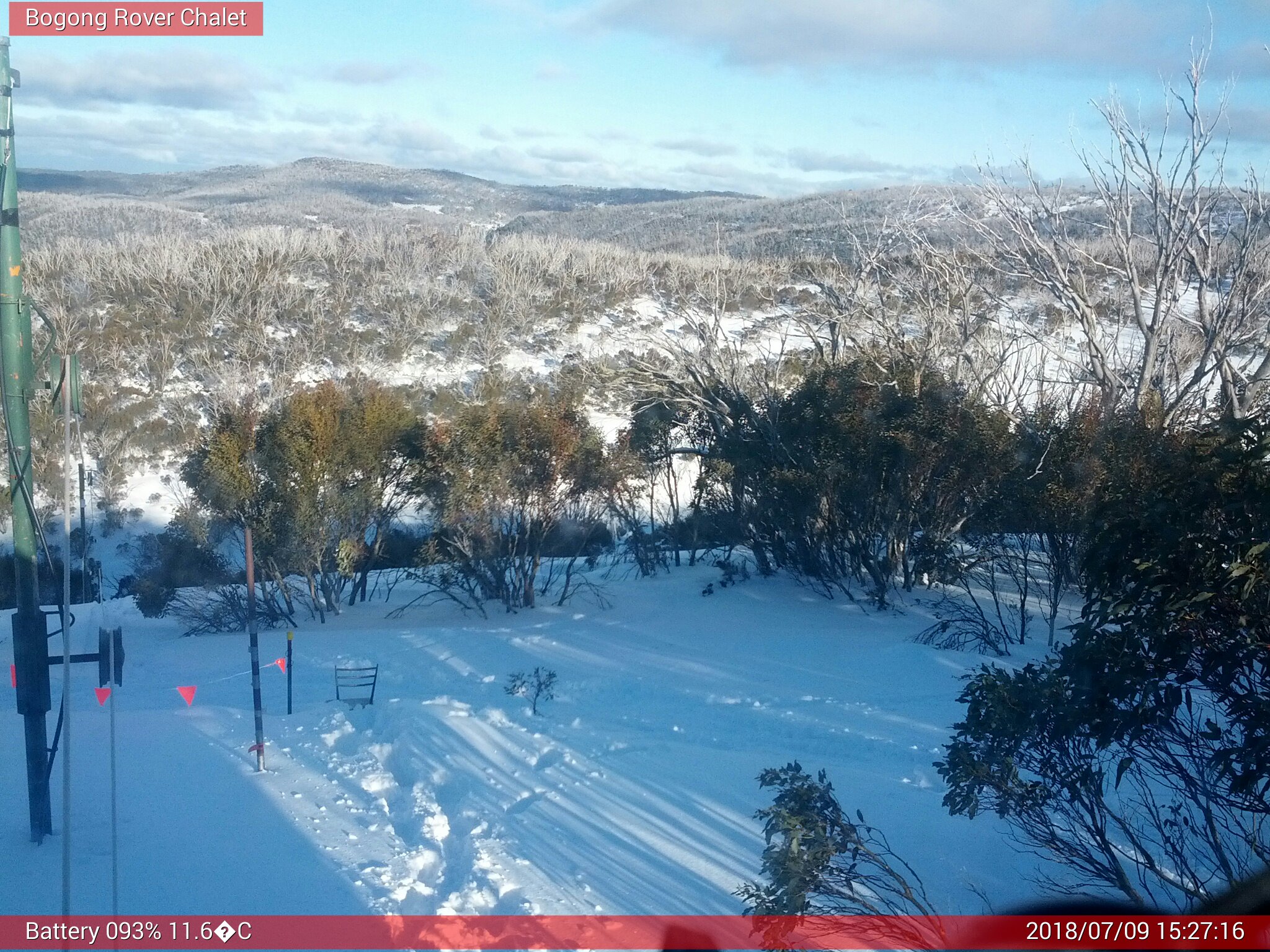 Bogong Web Cam 3:27pm Monday 9th of July 2018