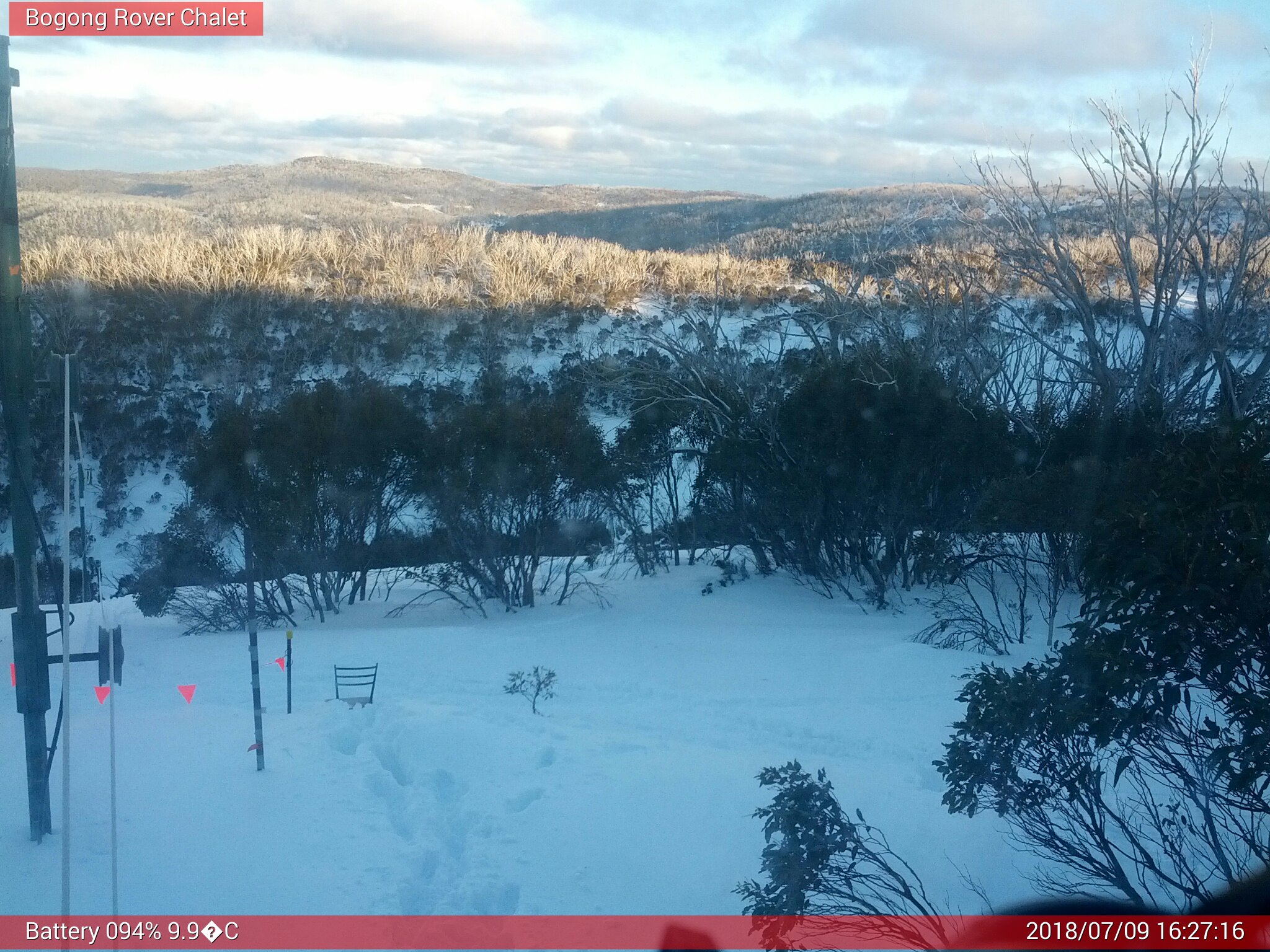 Bogong Web Cam 4:27pm Monday 9th of July 2018