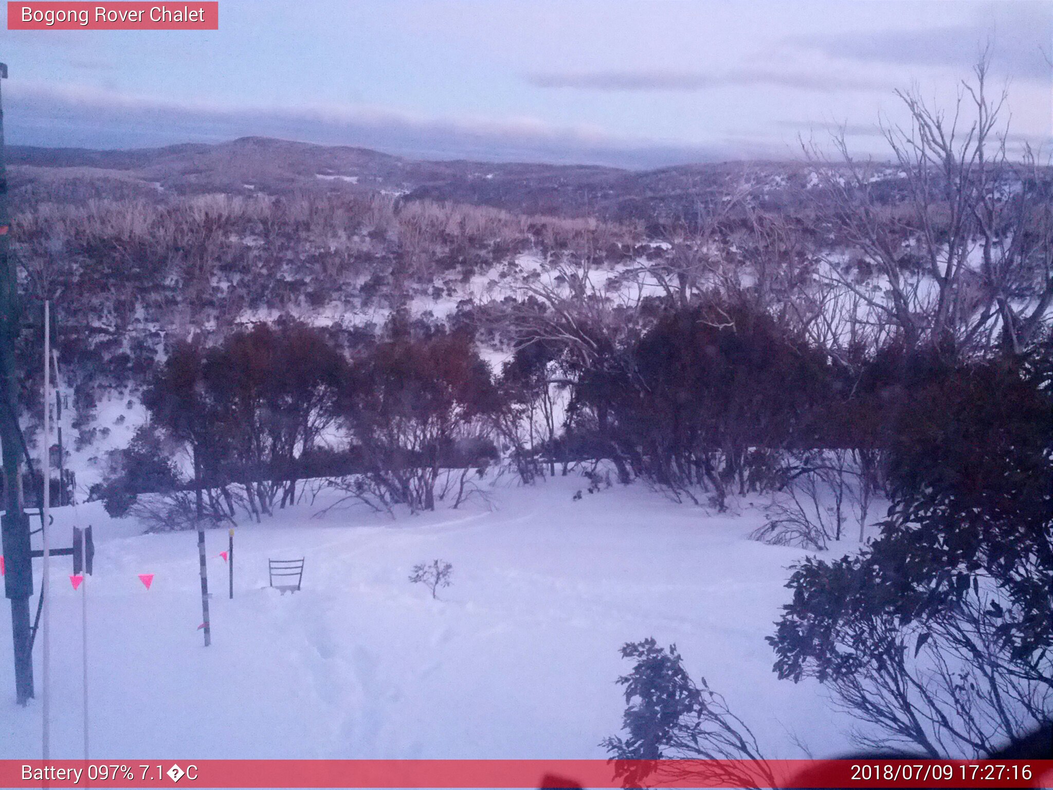 Bogong Web Cam 5:27pm Monday 9th of July 2018